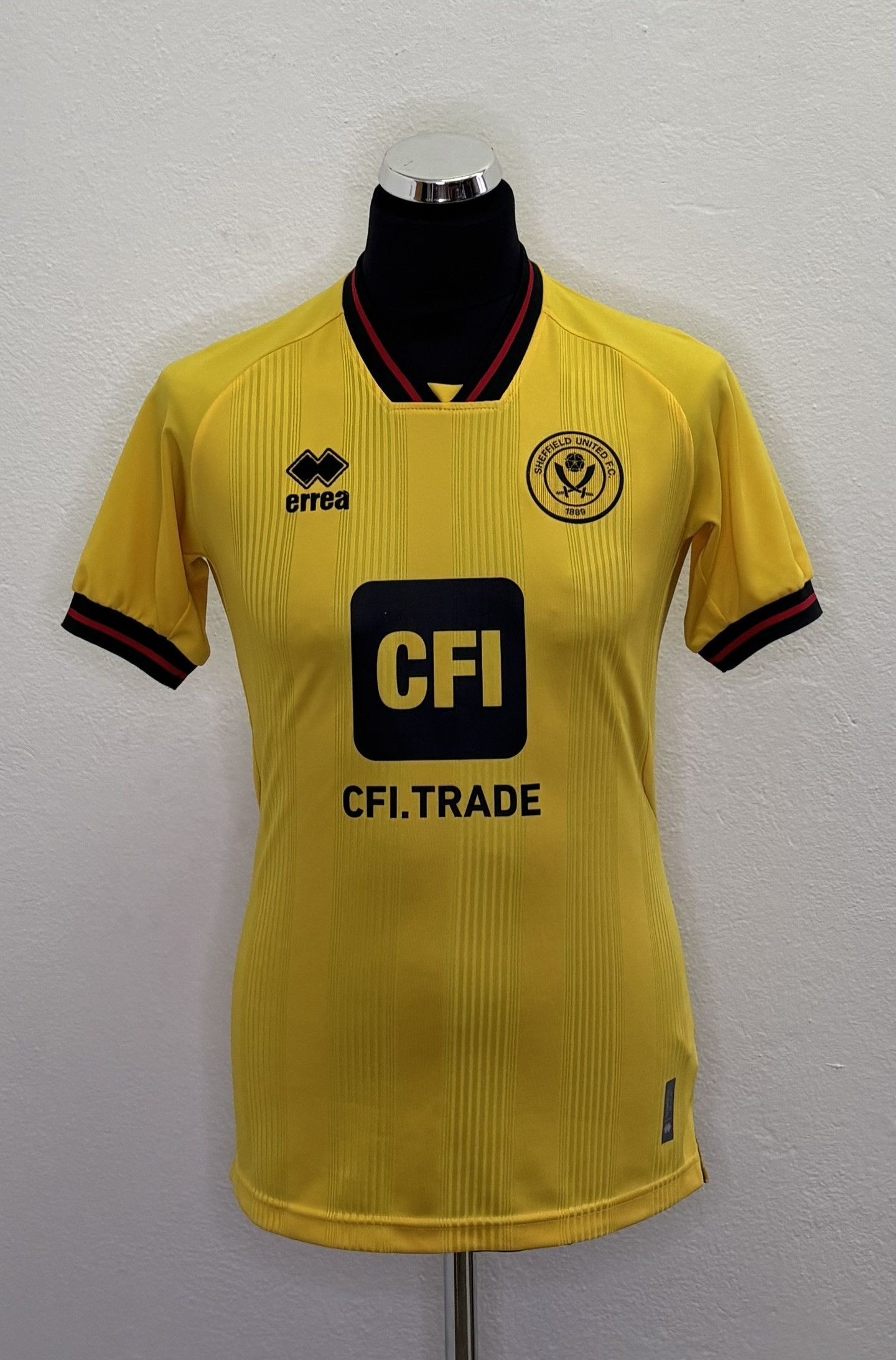 Errea Sheffield United 2023-2024 Errea Football Jersey Size S Size US S / EU 44-46 / 1 - 1 Thumbnail