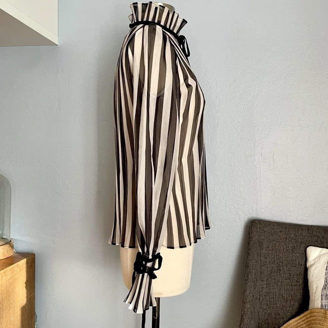 Vintage Momoshero Striped Blouse Shirt Women XS Semi-Sheer Black White High Neck Long Sleeve Velvet Ribbon Tie Size XS / US 0-2 / IT 36-38 - 4 Thumbnail