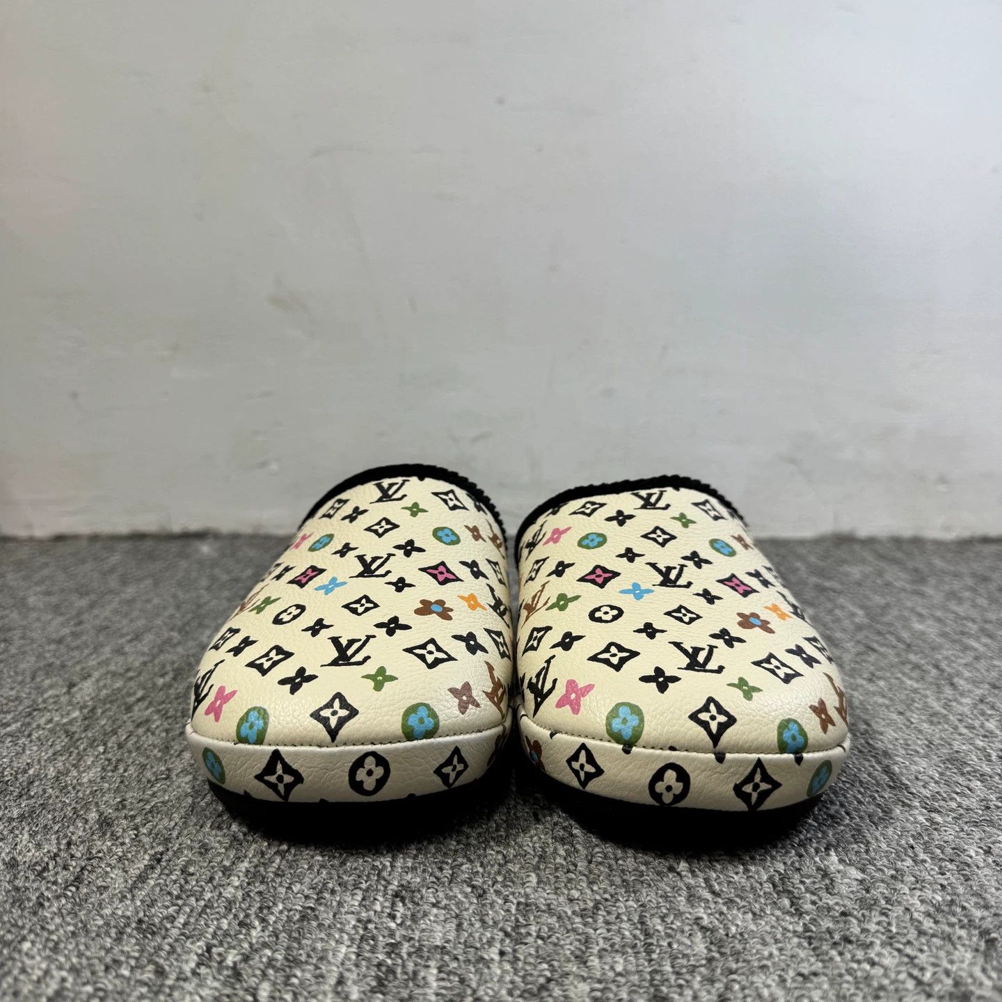 Louis Vuitton LV Tyler Monogram Slippers 36 Size US 5.5 / IT 35.5 - 2 Thumbnail
