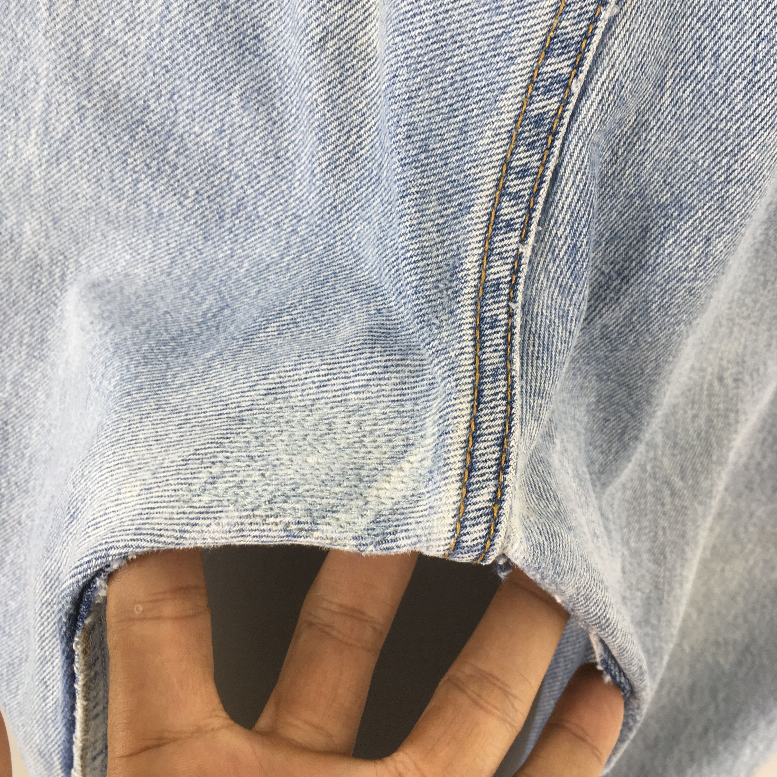Size 32x32 Vintage 1990s Levi's 501 Faded Blue Jeans