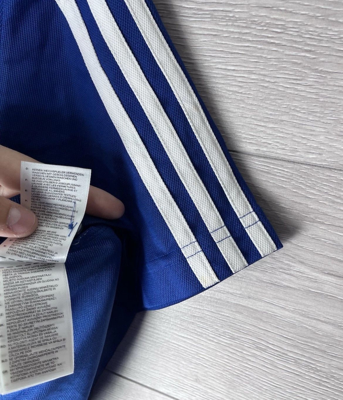 Adidas MENS POLO SOCCER JERSEY F.C CHELSEA SIZE L SAMSUNG Football Size US L / EU 52-54 / 3 - 10 Thumbnail