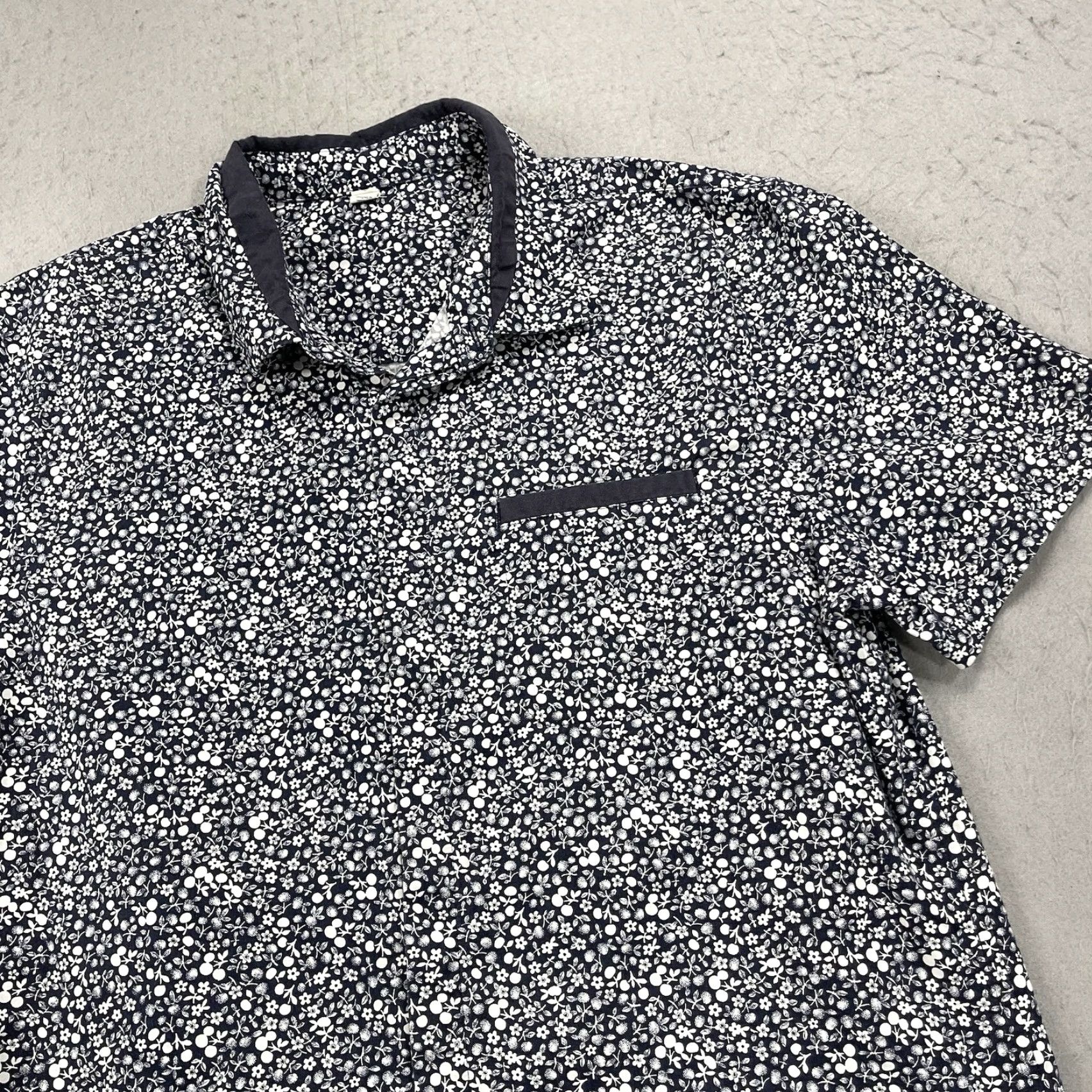 Lululemon Lululemon Shirt Mens Large Blue White Floral Camp Casual Summer Fridays Button Shirt - Do Not Add Extra Words Size US L / EU 52-54 / 3 - 3 Thumbnail