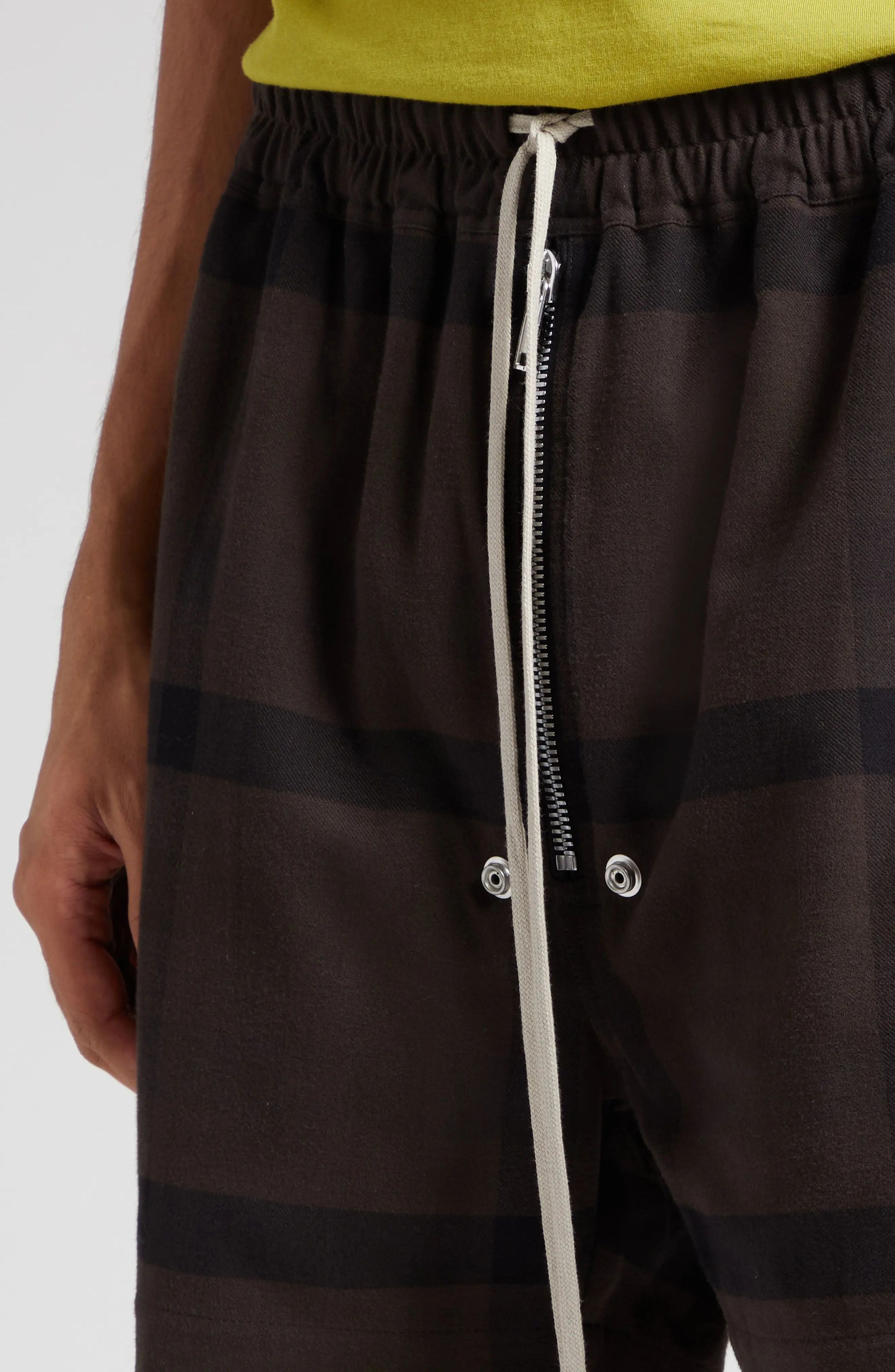 Rick Owens o1y0325 Short in Dark Brown/Black Size US 32 / EU 48 - 3 Thumbnail