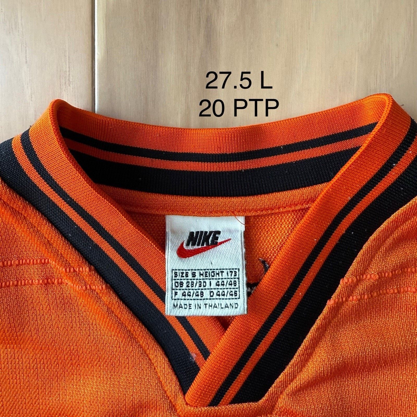 Nike Vintage Nike Soccer Jersey Small Orange Center Swoosh Fifa Size US S / EU 44-46 / 1 - 5 Thumbnail