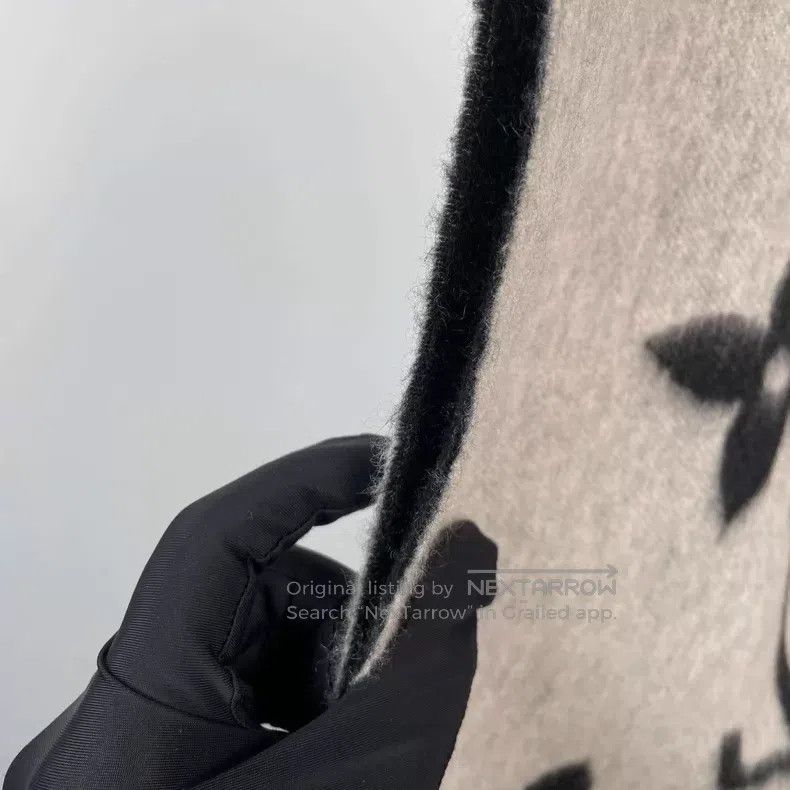 Louis Vuitton Louis Vuitton Black and grey full-printed cashmere double- Size ONE SIZE - 3 Thumbnail