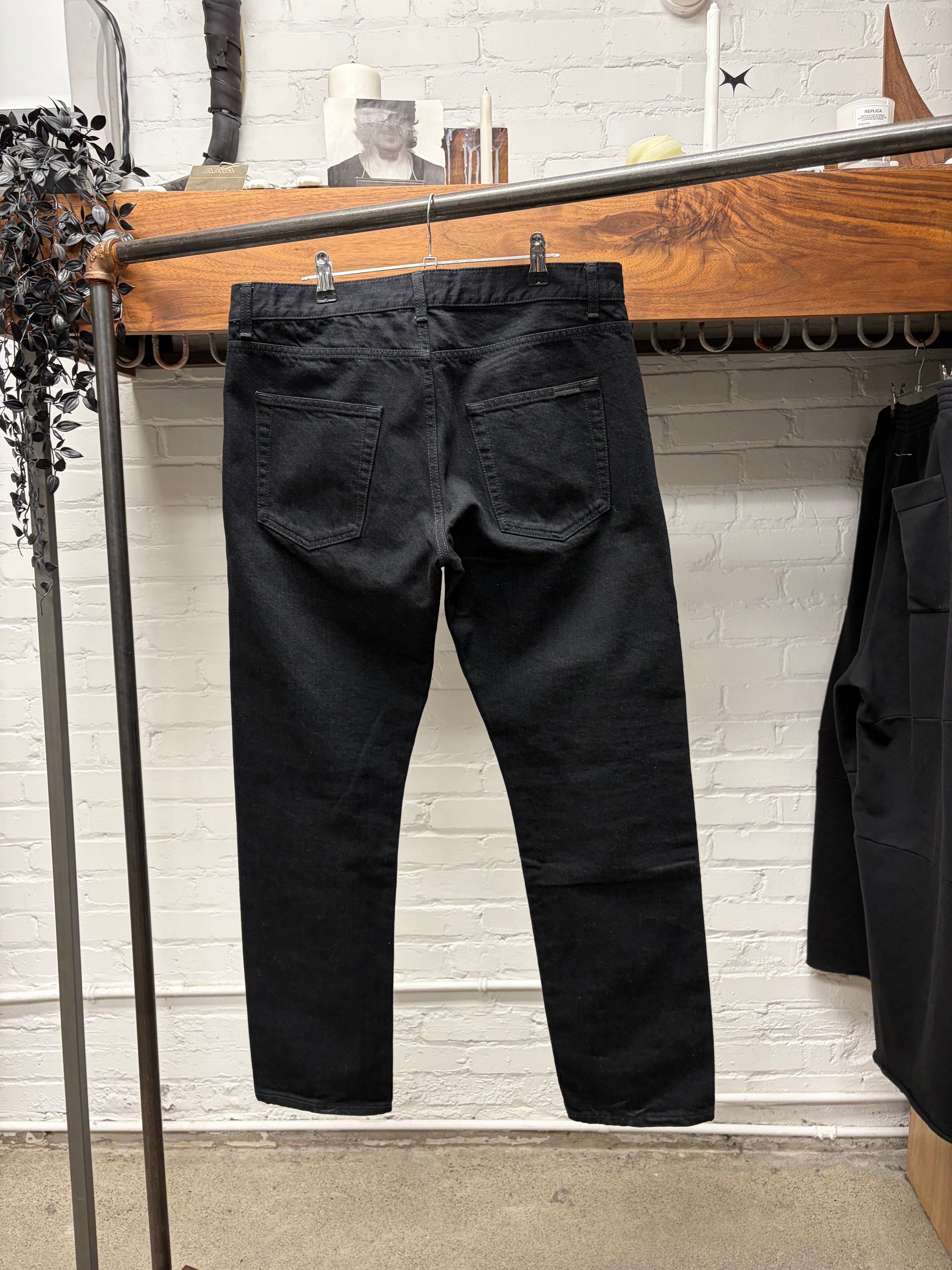 Saint Laurent Paris 2021 Saint Laurent ‘D27’ Black Straight Cut Denim Size US 33 - 4 Thumbnail