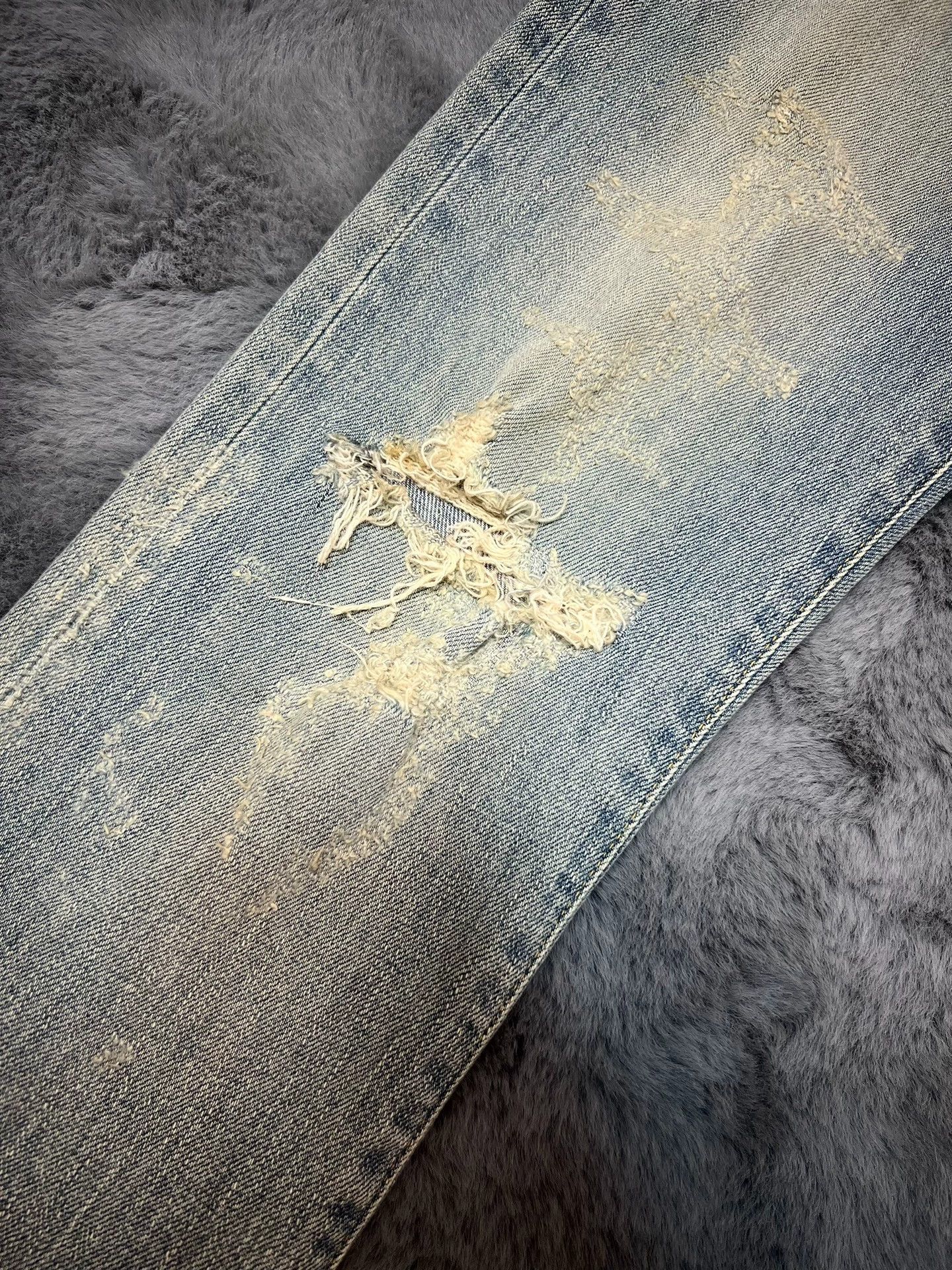 Saint Laurent Paris Authentic Saint Laurent jeans in whisker wash Size US 30 / EU 46 - 4 Thumbnail
