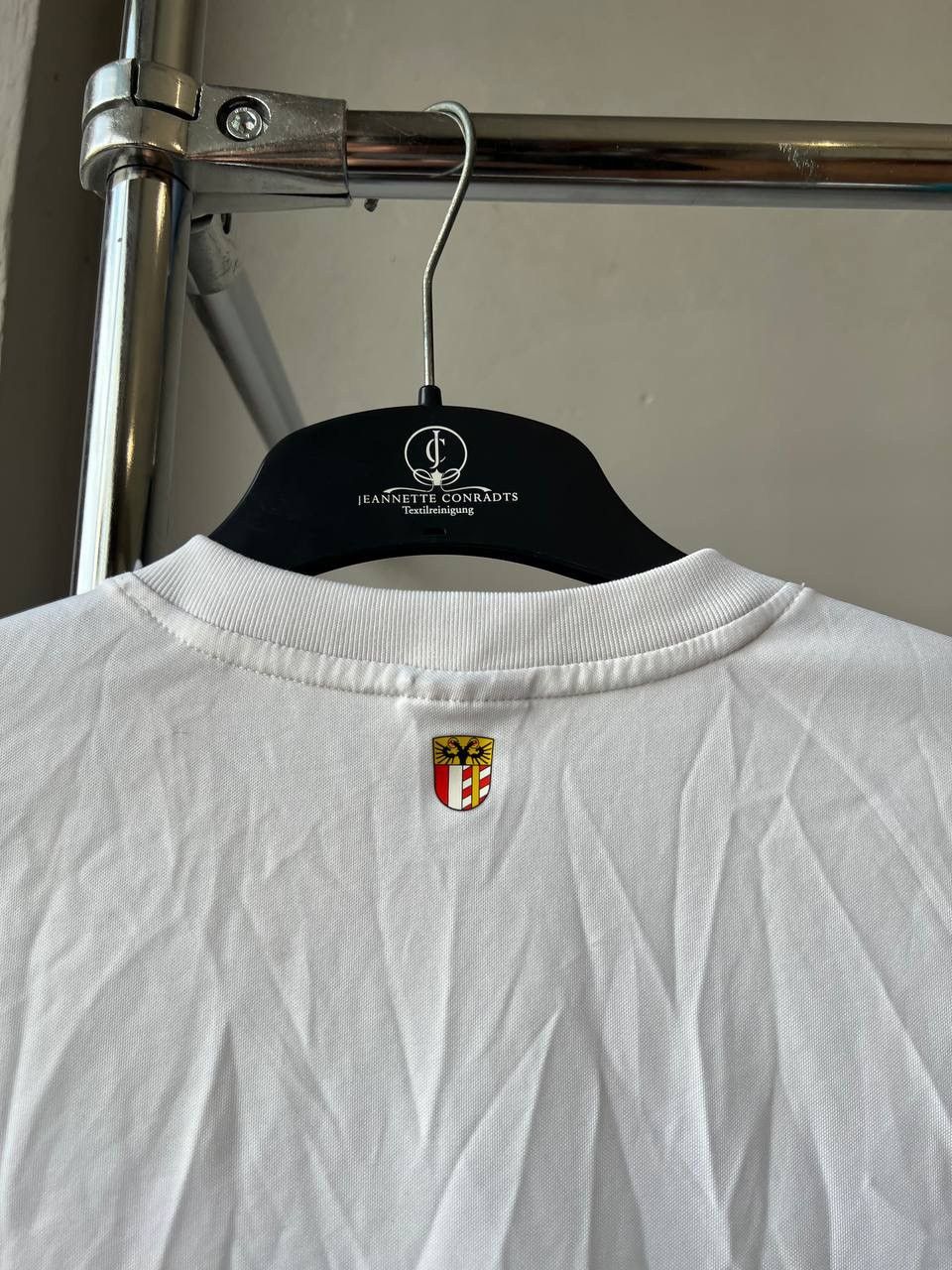 Nike 2015/16 AUGSBURG FC SIGNED HOME SOCCER JERSEY FOOTBALL SHIRT Size US S / EU 44-46 / 1 - 19 Thumbnail