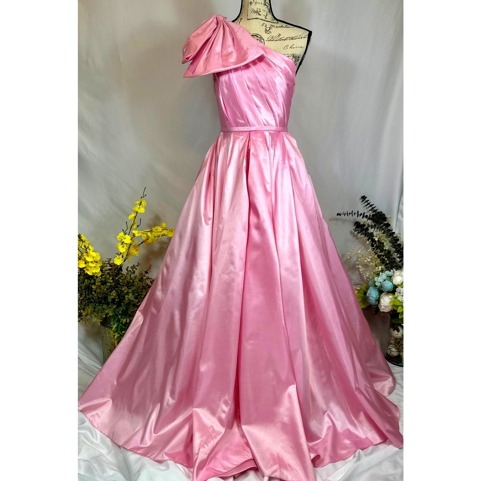 Other Mac Duggal One Shoulder Large Bow Pleated Gown Ice Pink 2 Size XS / US 0-2 / IT 36-38 - 4 Thumbnail