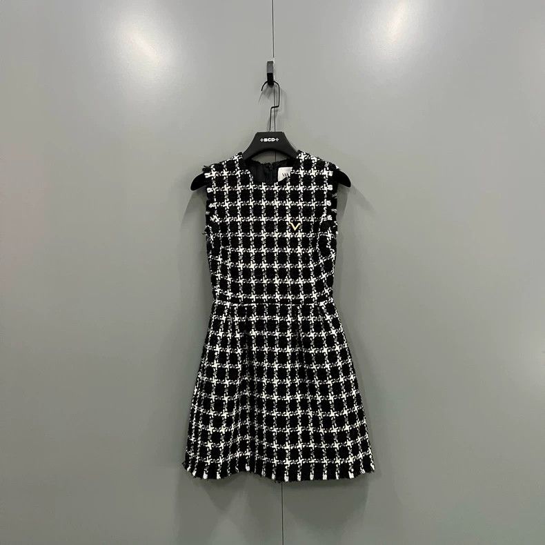 Valentino Valentino Tweed sleeveless A-line dress Size XS / US 0-2 / IT 36-38 - 2 Thumbnail