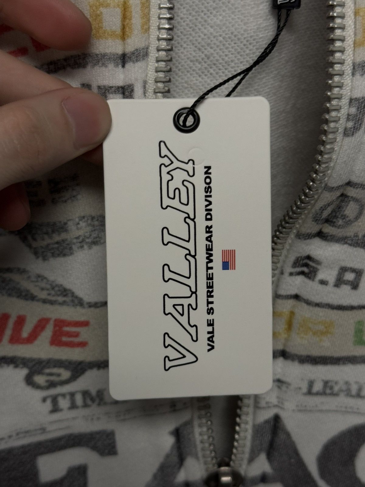 Vale Valley Peace Zip Up Hoodie Size XL (NEW) Size US XL / EU 56 / 4 - 10 Thumbnail