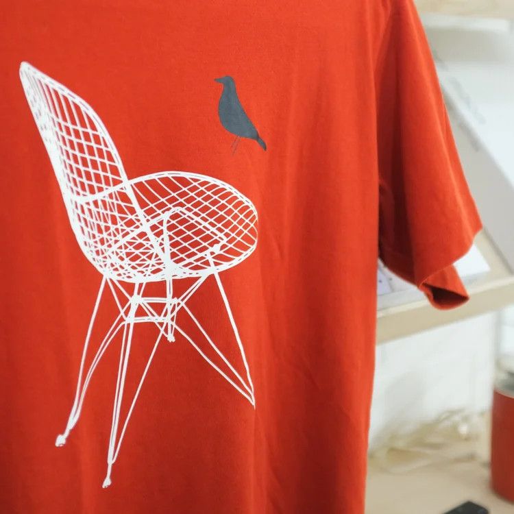 Uniqlo Eames office Chair on Tee Tshirt by Uniqlo Orange spaceage Size US M / EU 48-50 / 2 - 9 Thumbnail