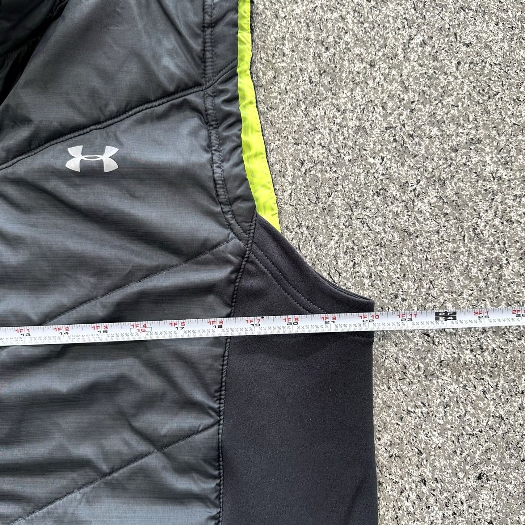 Under Armour VINTAGE Under Armour Vest Mens L UA Storm Hybrid Puffer Primaloft Black Volt Size US L / EU 52-54 / 3 - 4 Thumbnail