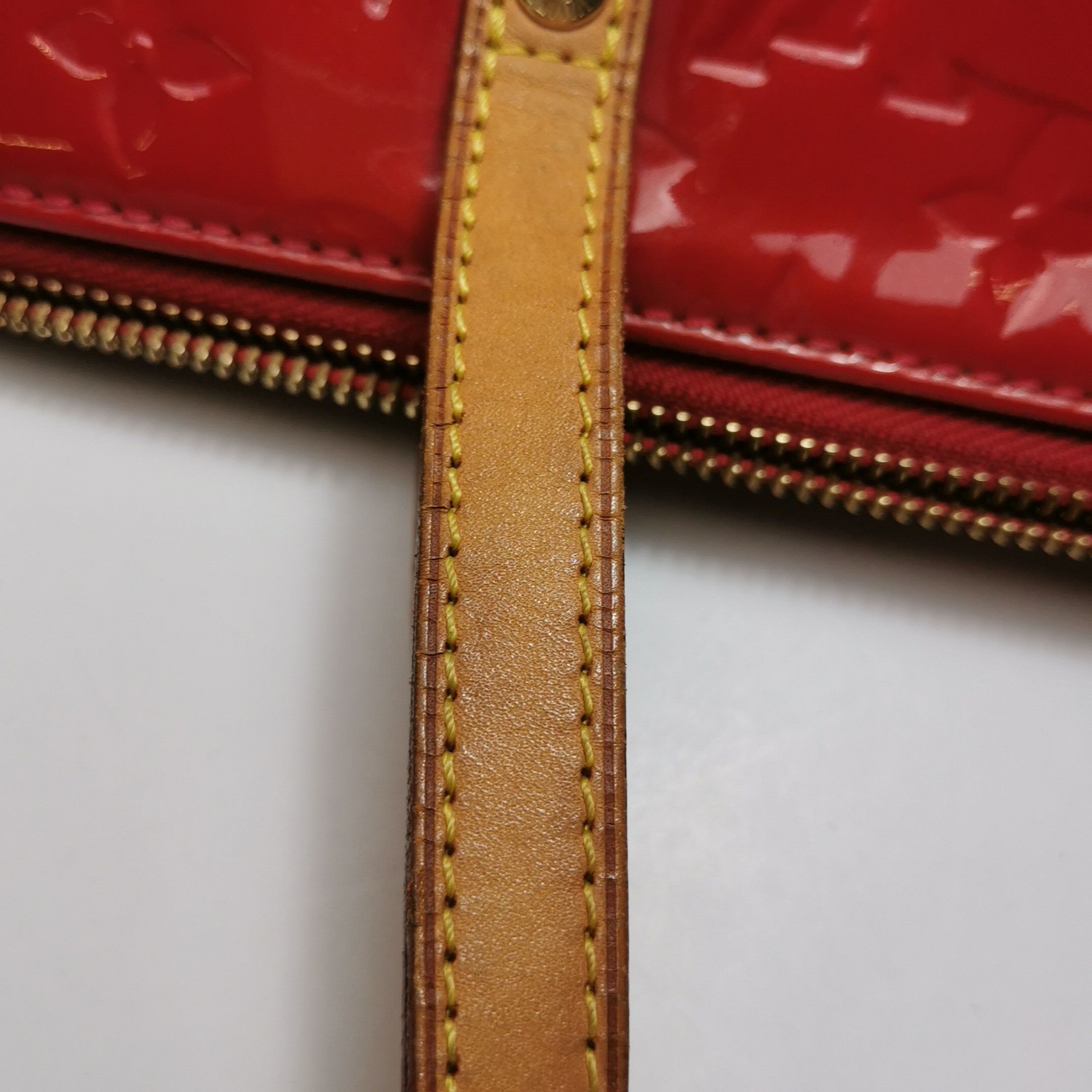 Louis Vuitton Louis Vuitton (LV) Bellevue patent leather vegetable tanned Size ONE SIZE - 8 Thumbnail