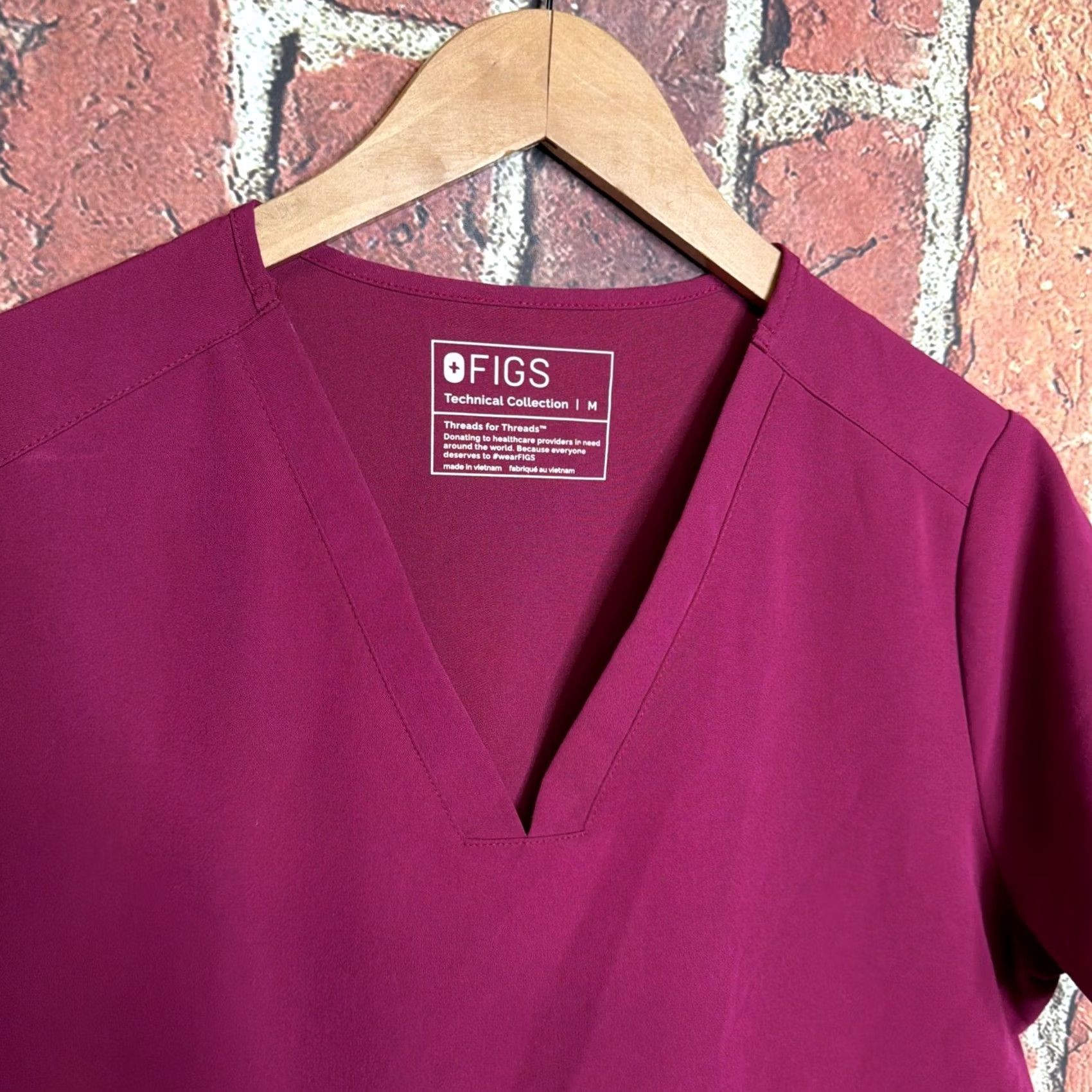Vintage Figs FW1100 Technical Collection Scrub Top Women M Pink Magenta Solid Polyester Medical Shirt 21” Pit to Pit 26” Back Hem Mens Women Girls Size M / US 6-8 / IT 42-44 - 2 Thumbnail