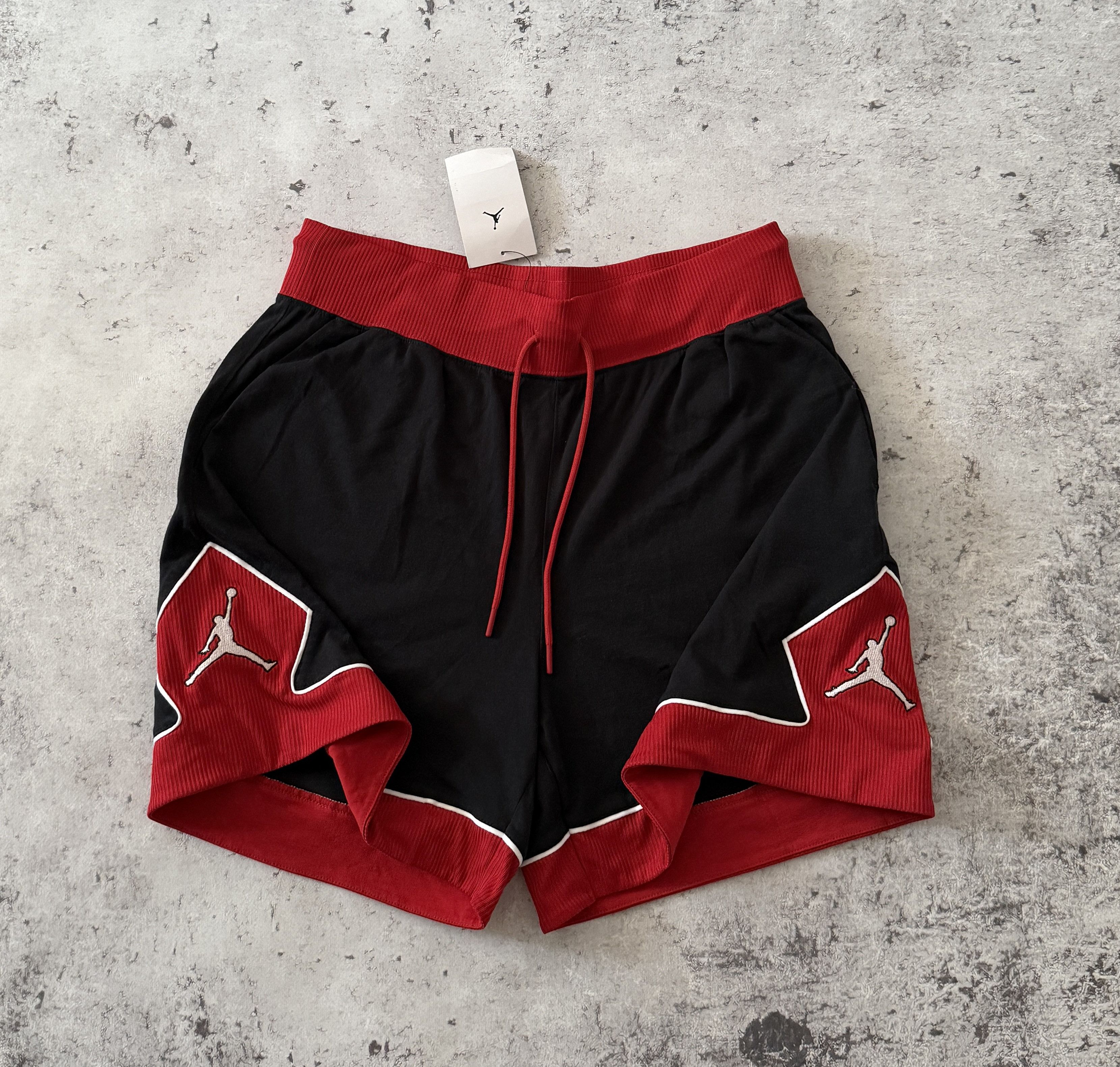 Jordan Brand JORDAN WOMENS DIAMOND SHORTS DZ3352-010 SIZE L Size 32" / US 10 / IT 46 - 3 Thumbnail