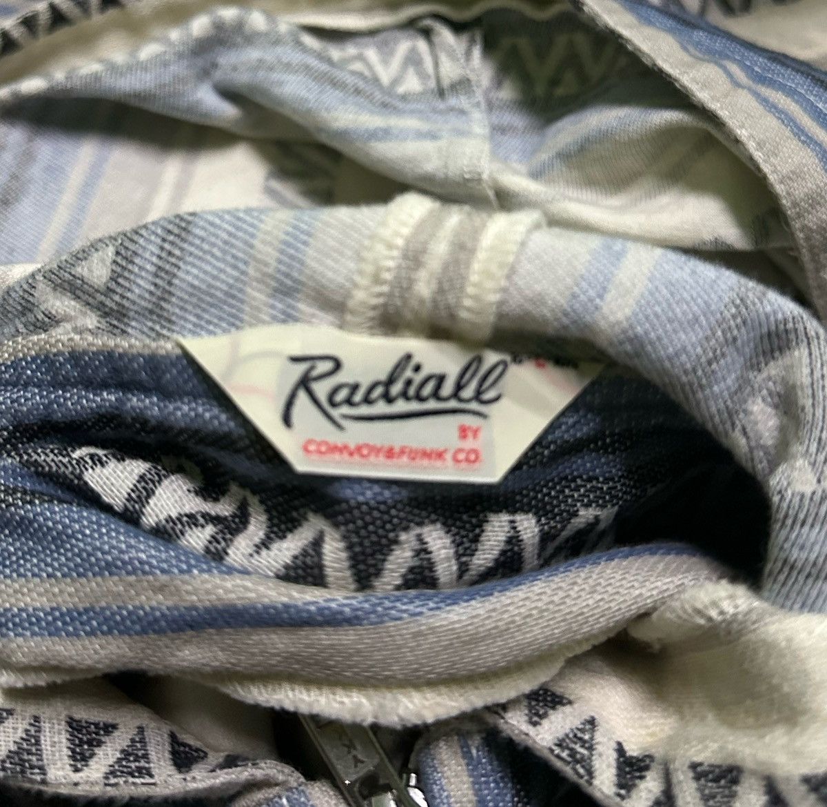 Japanese Brand Vintage Radial native zipper hoodie Size US L / EU 52-54 / 3 - 6 Thumbnail