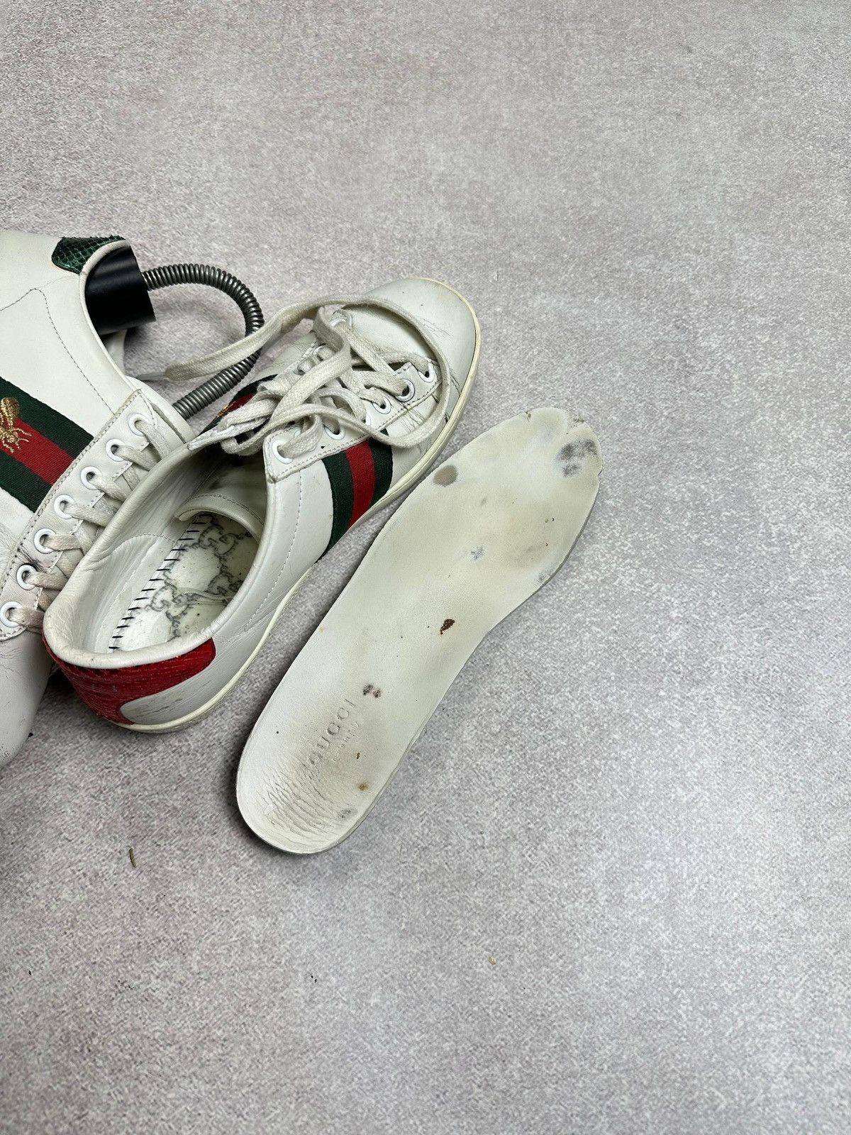 Gucci Vintage Gucci GG Low Leather Sneakers Womans EUR 35 Size US 5 / IT 35 - 10 Thumbnail