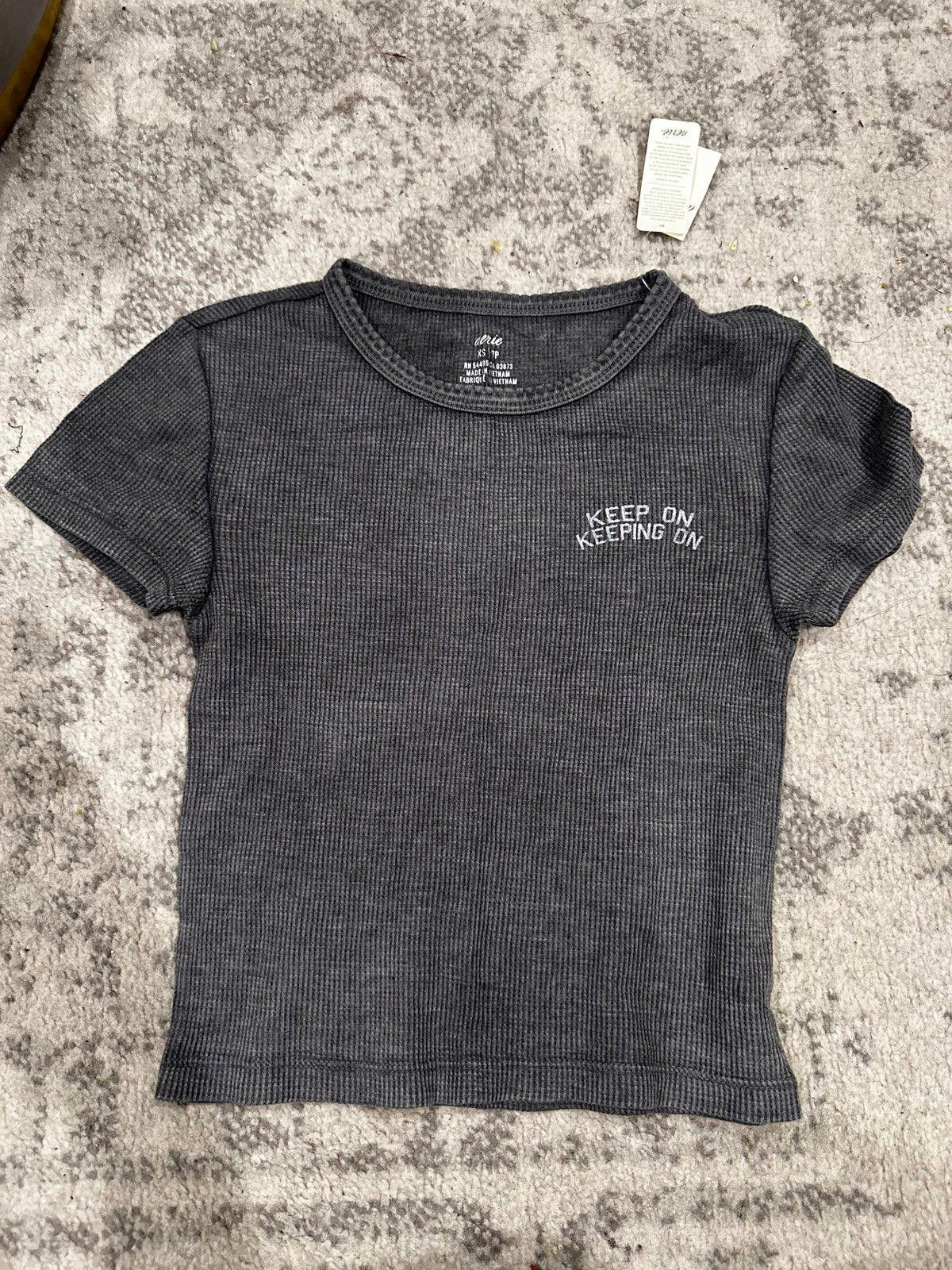 Designer aerie tshirt keep on keeping on Size XS / US 0-2 / IT 36-38 - 1 Thumbnail