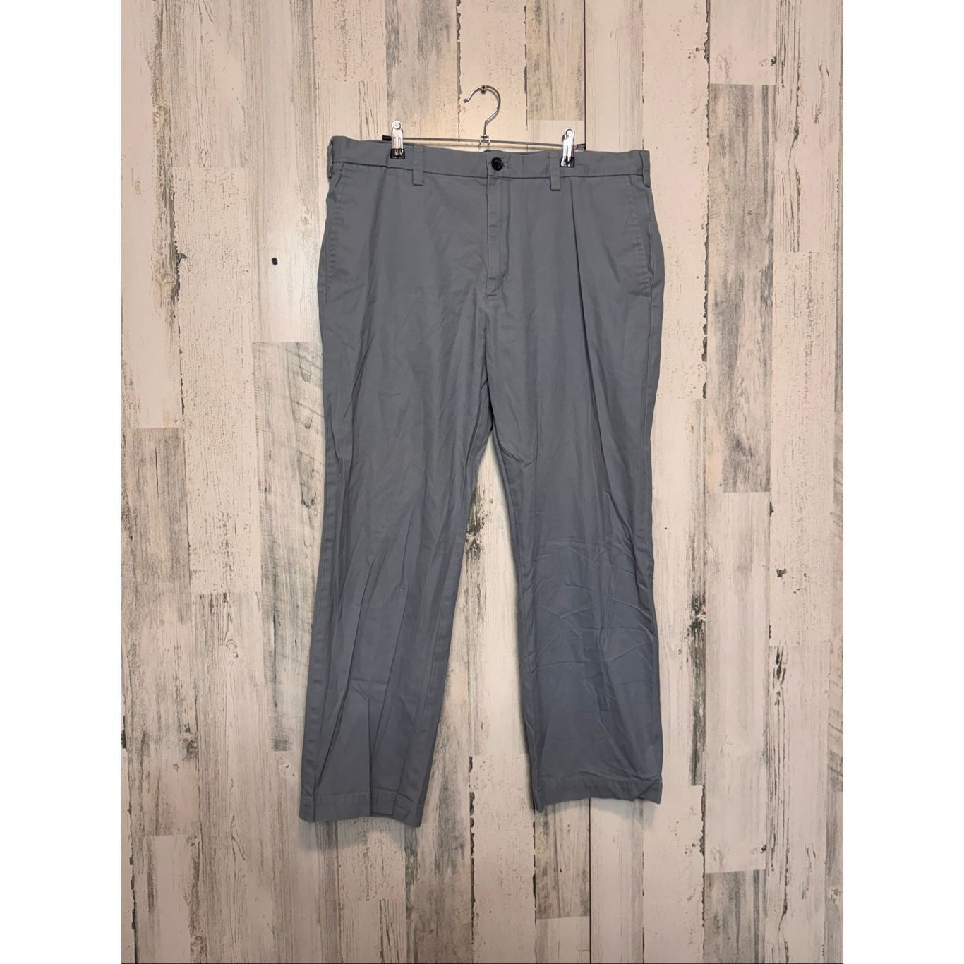 Banana Republic Banana Republic Emerson Chino Pants Men’s 38x30 Gray Slim Fi Size US 38 / EU 54 - 1 Thumbnail