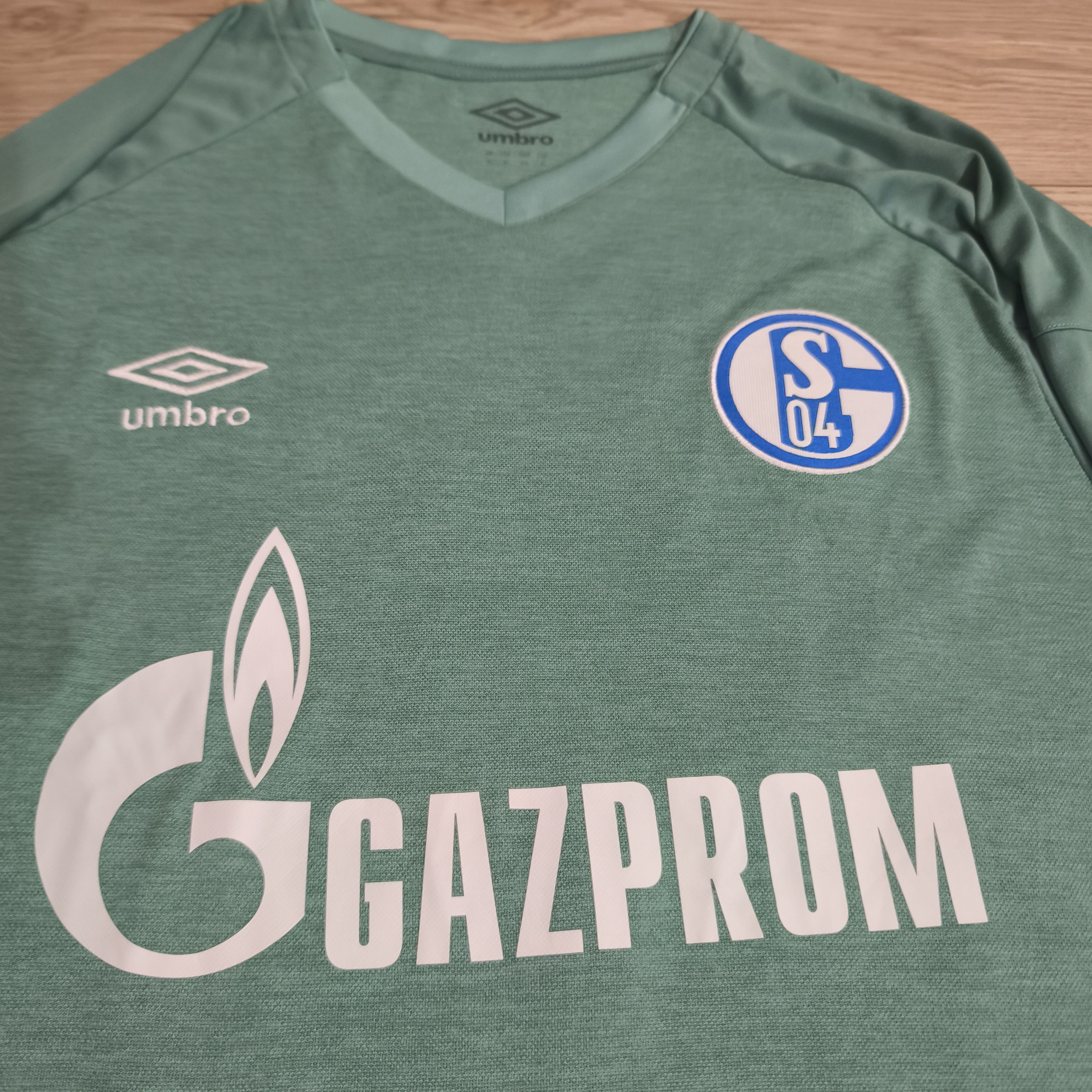 Umbro Schalke 04 Size US XL / EU 56 / 4 - 2 Thumbnail