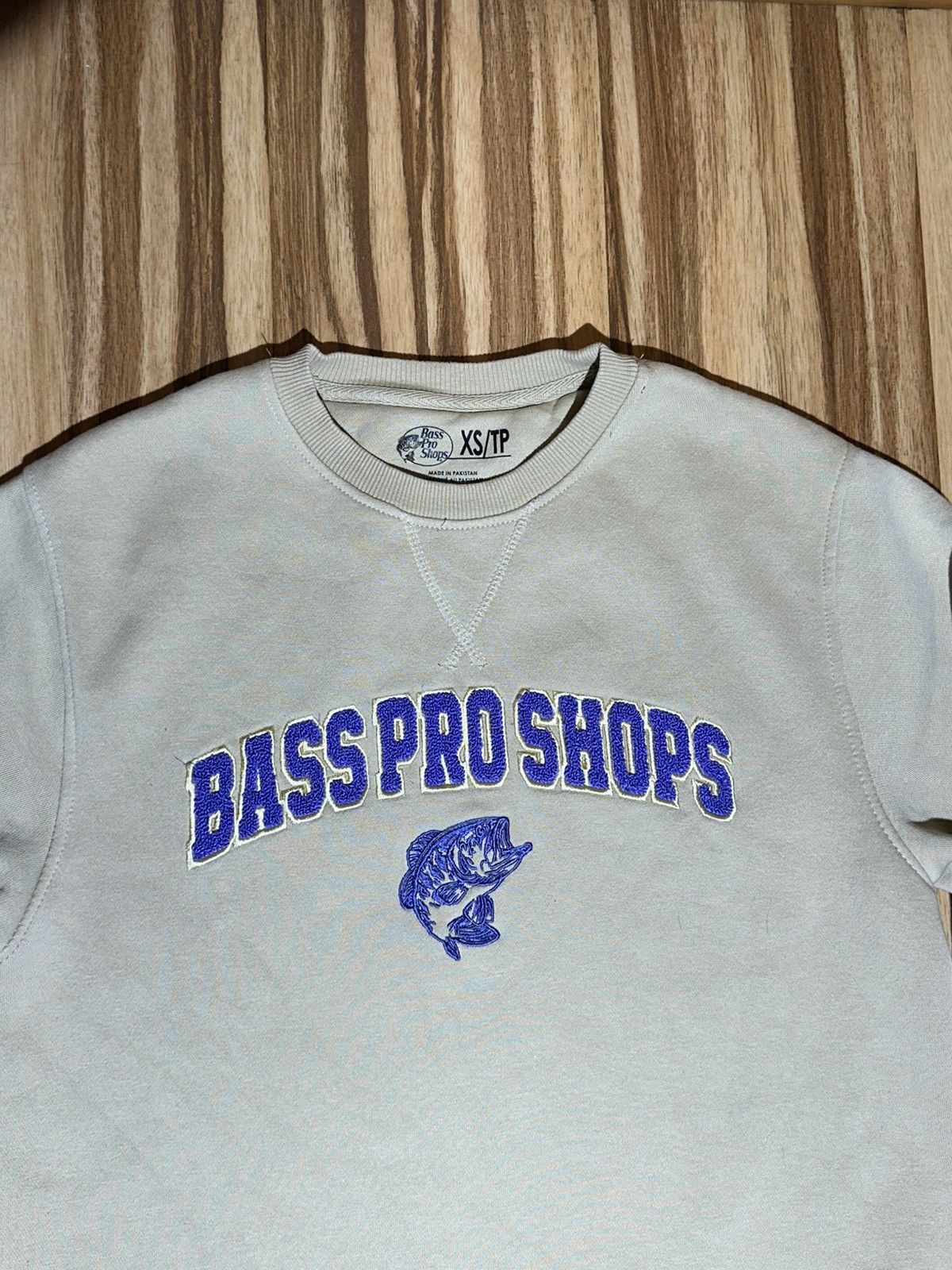 Bass Pro Shops Bass Pro Shops Tan with Purple lettering Sweater Size US XS / EU 42 / 0 - 2 Thumbnail