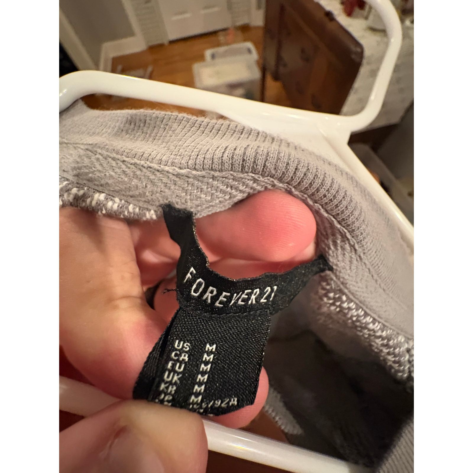 Forever 21 Forever 21 Women’s Medium Sweatshirt Long Sleeve Pullover Size M / US 6-8 / IT 42-44 - 3 Thumbnail