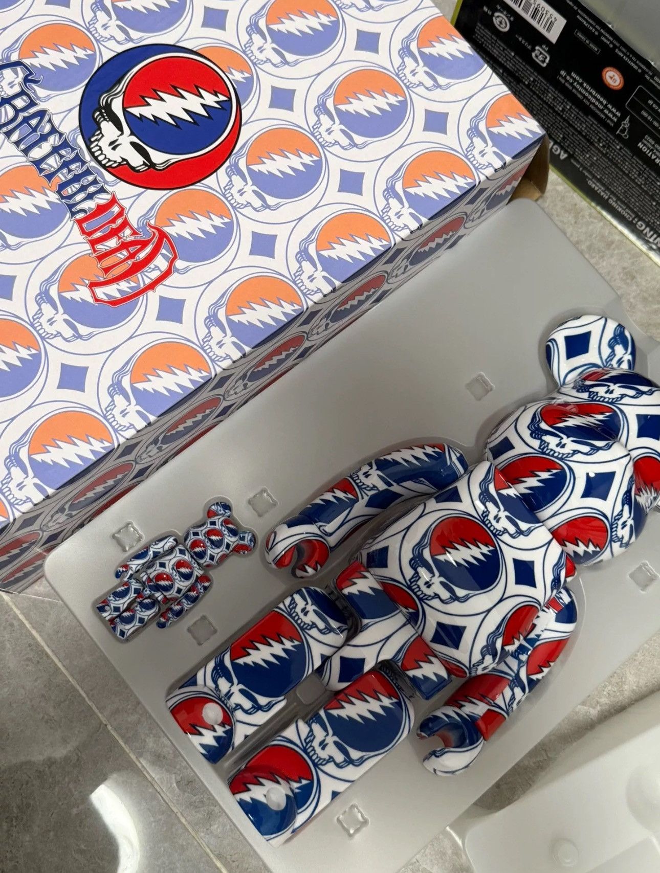 Japanese Brand Bearbrick Grateful Dead（Steal Your Face） 100% & 400% Set Size ONE SIZE - 2 Thumbnail
