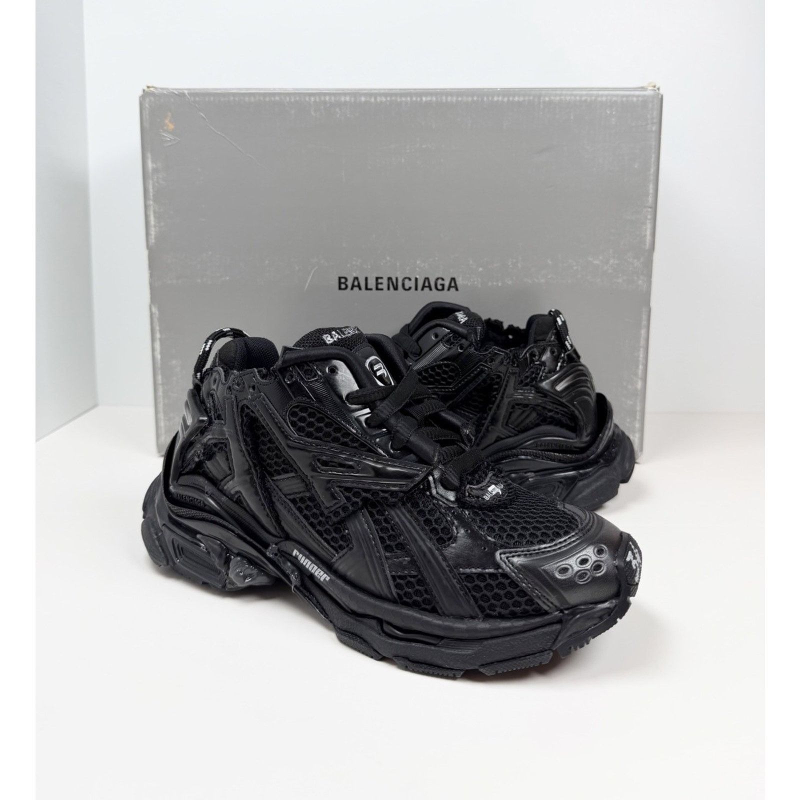 Balenciaga Size 34EU/4W - Balenciaga Runner Sneakers NEW Size US 4 / IT 34 - 2 Thumbnail