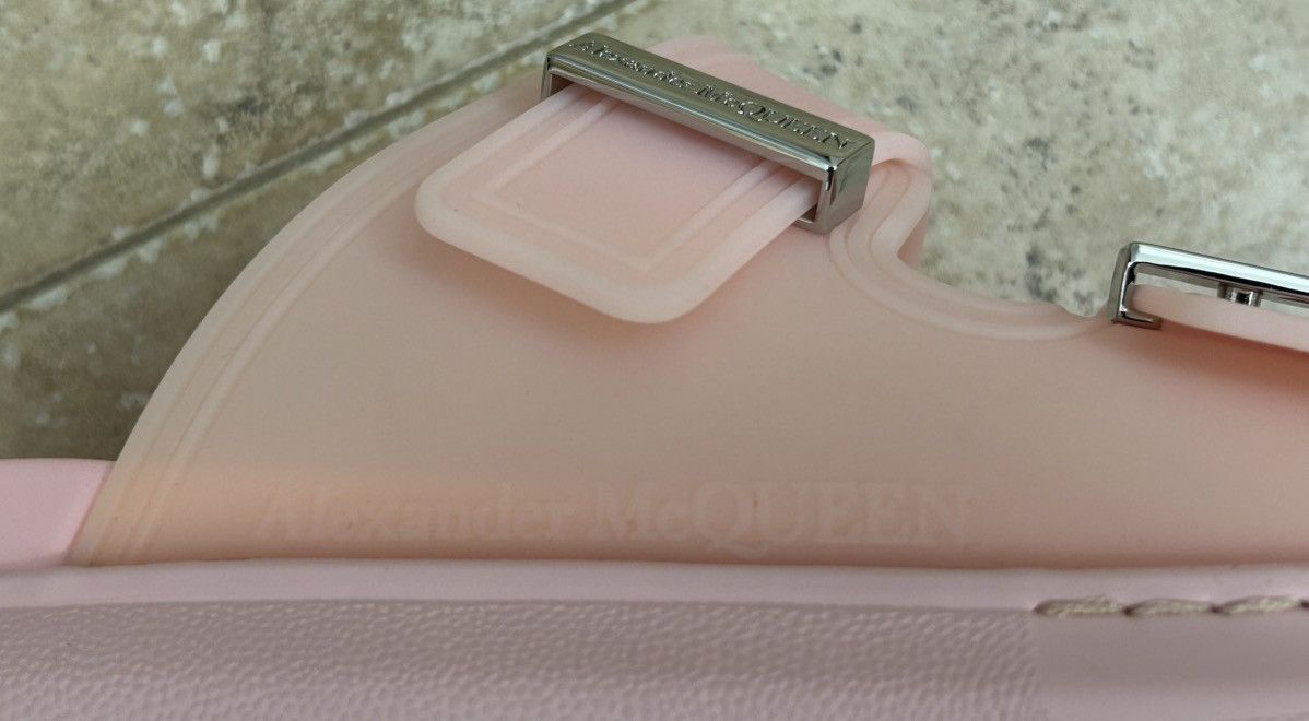 Alexander McQueen Alexander McQueen Rubber Sandal Pink- EUR 36 / US Women 6 Size US 6 / IT 36 - 12 Thumbnail