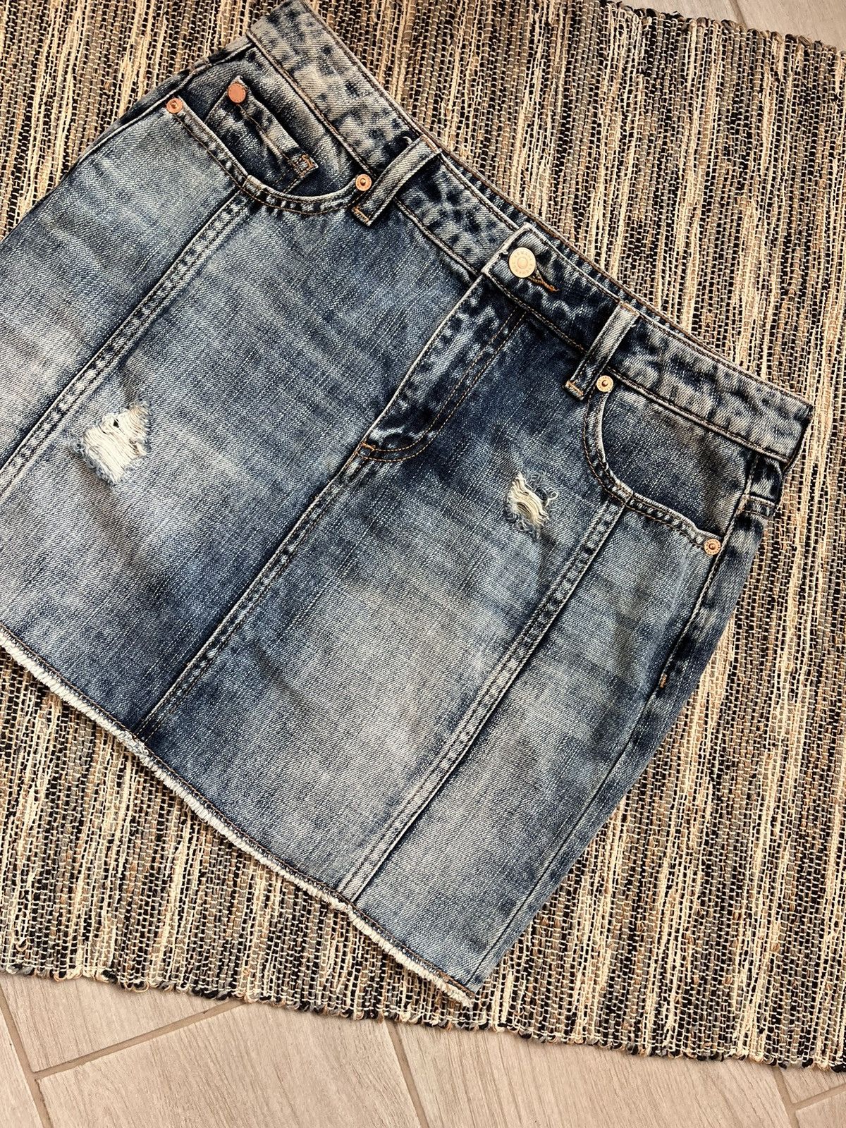 Armani Exchange × Vintage Armani Exchange skirt luxury distressed faded style Size 28" / US 6 / IT 42 - 4 Thumbnail