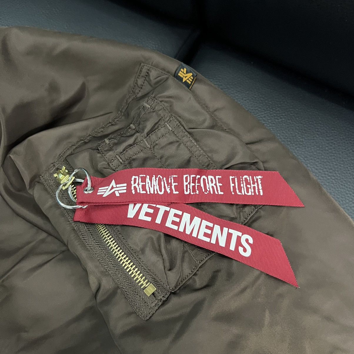 Vetements Vetements SS17 Runway Alpha Deconstructed Bomber Jacket Size US S / EU 44-46 / 1 - 16 Thumbnail