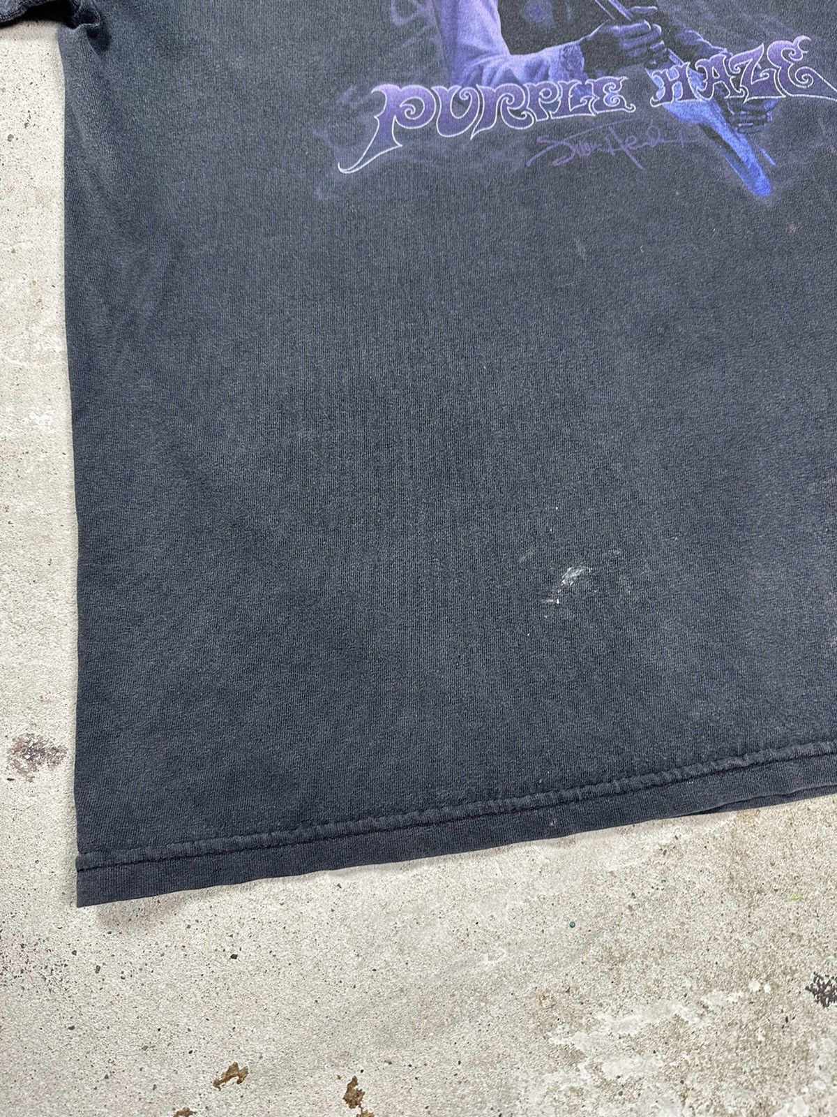 Band Tees × Jimi Hendrix × Vintage Vintage Jimi Hendrix Purple Haze Trashed Black Tee Washed Size US L / EU 52-54 / 3 - 4 Thumbnail