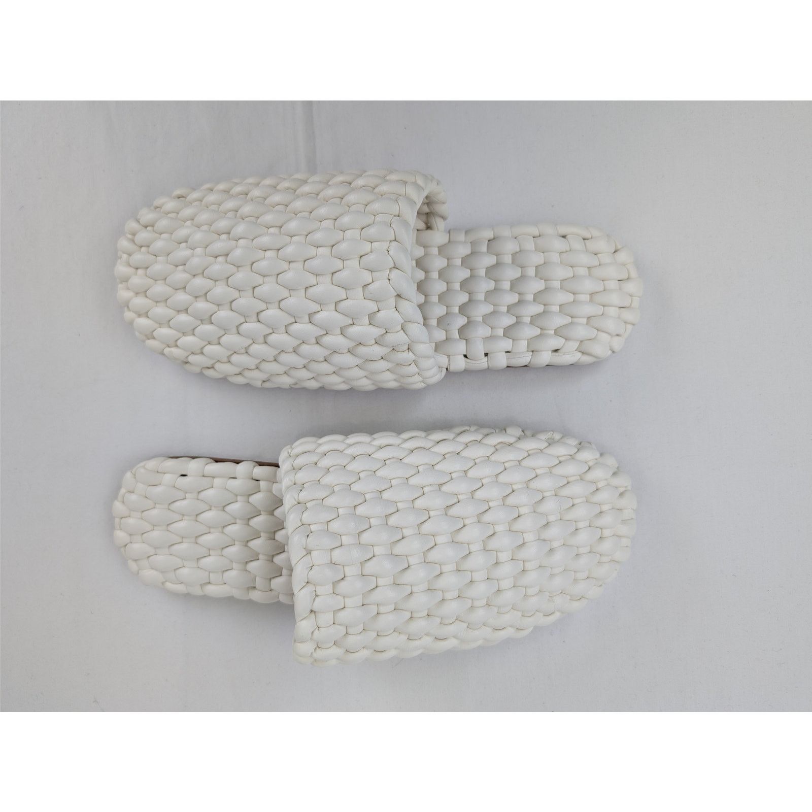 Bottega Veneta o1rshd1 Q:2 / Cloud Weave Squid Slipper in White 41 Size US 8 / EU 41 - 1 Thumbnail