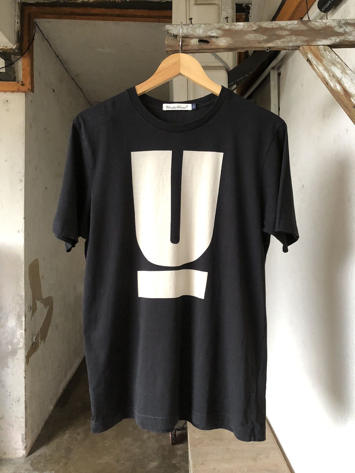 Undercover 🥷 Undercover Jun Takashi Big U Logo Tshirt Size US M / EU 48-50 / 2 - 1 Thumbnail