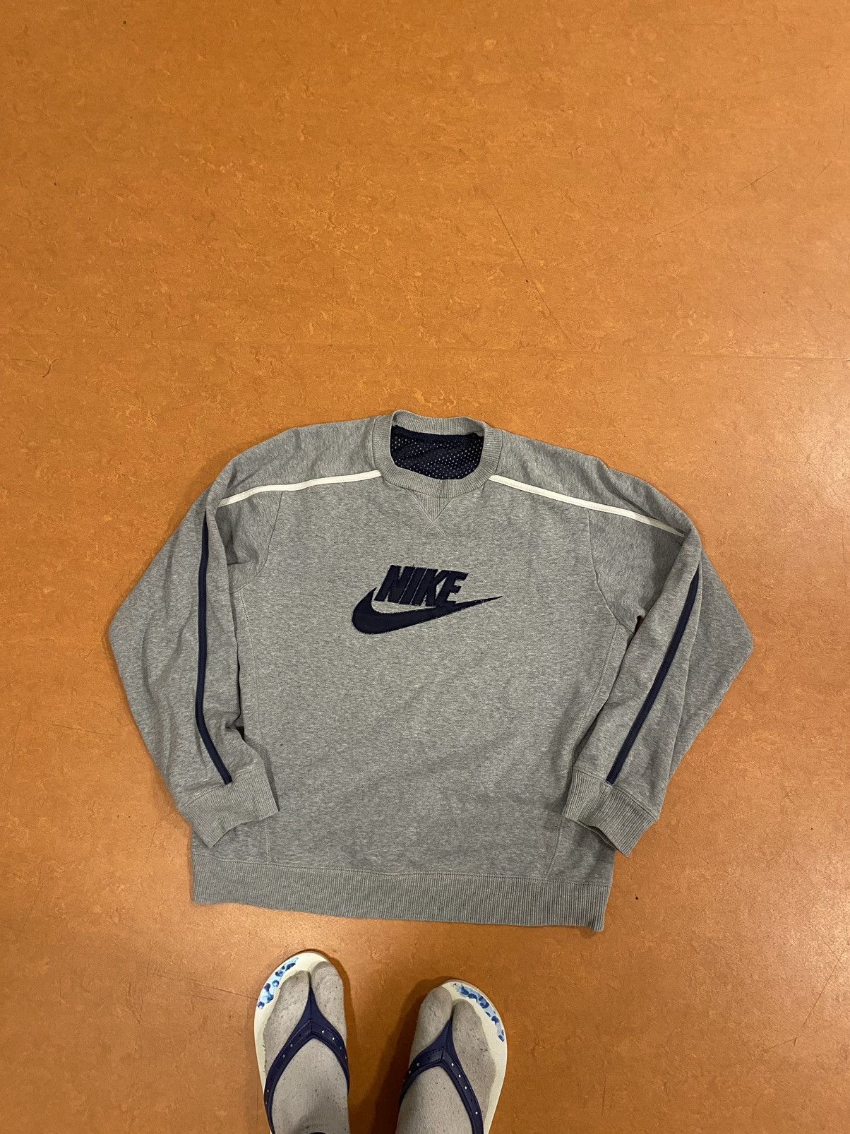 Nike × Vintage Vintage Nike Big Logo Sweatshirt Grey 2005-2007 Size US M / EU 48-50 / 2 - 2 Thumbnail