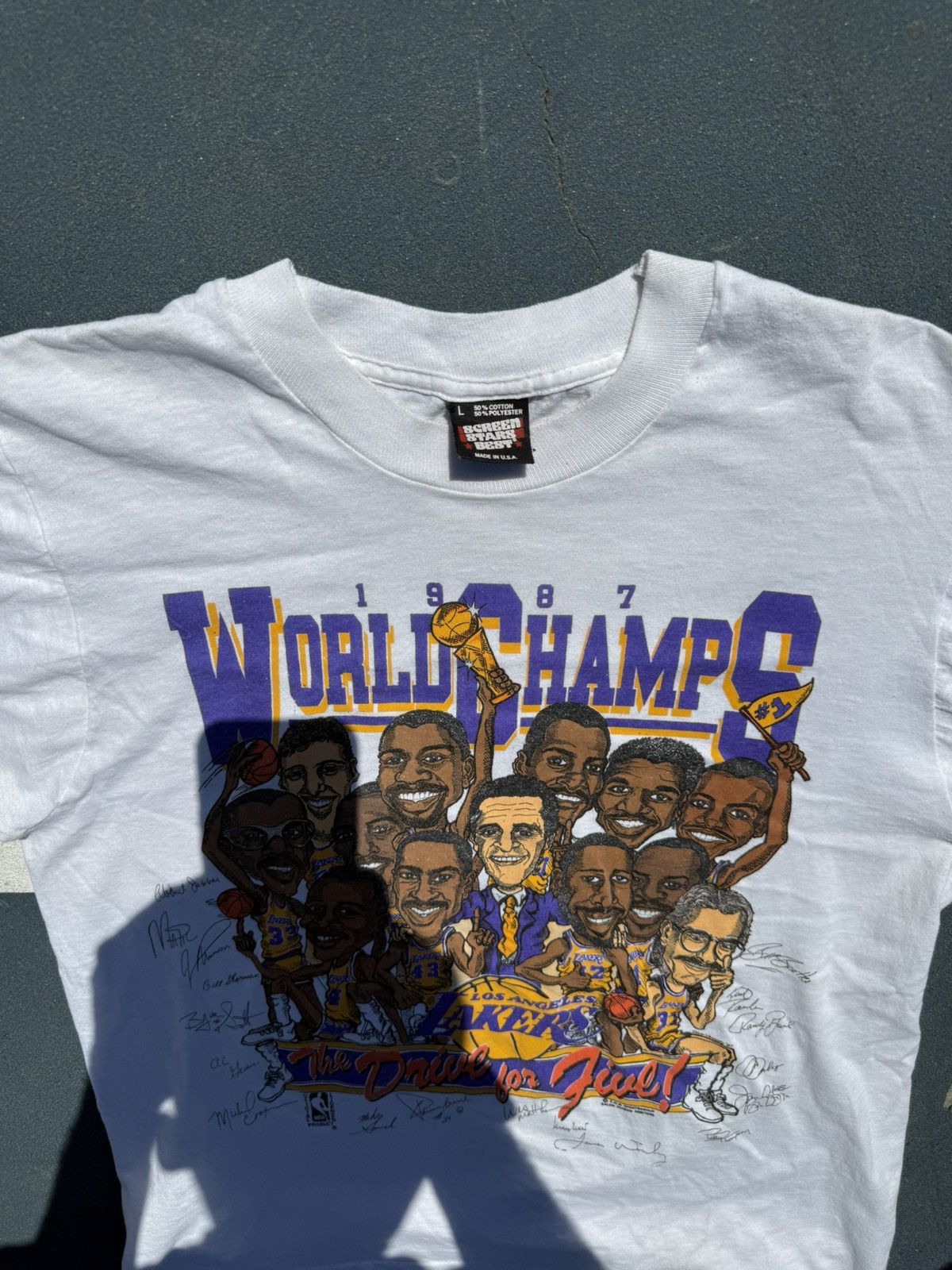 Vintage Vintage 1987 Los Angeles Lakers World Champions Tshirt. Size US L / EU 52-54 / 3 - 2 Thumbnail