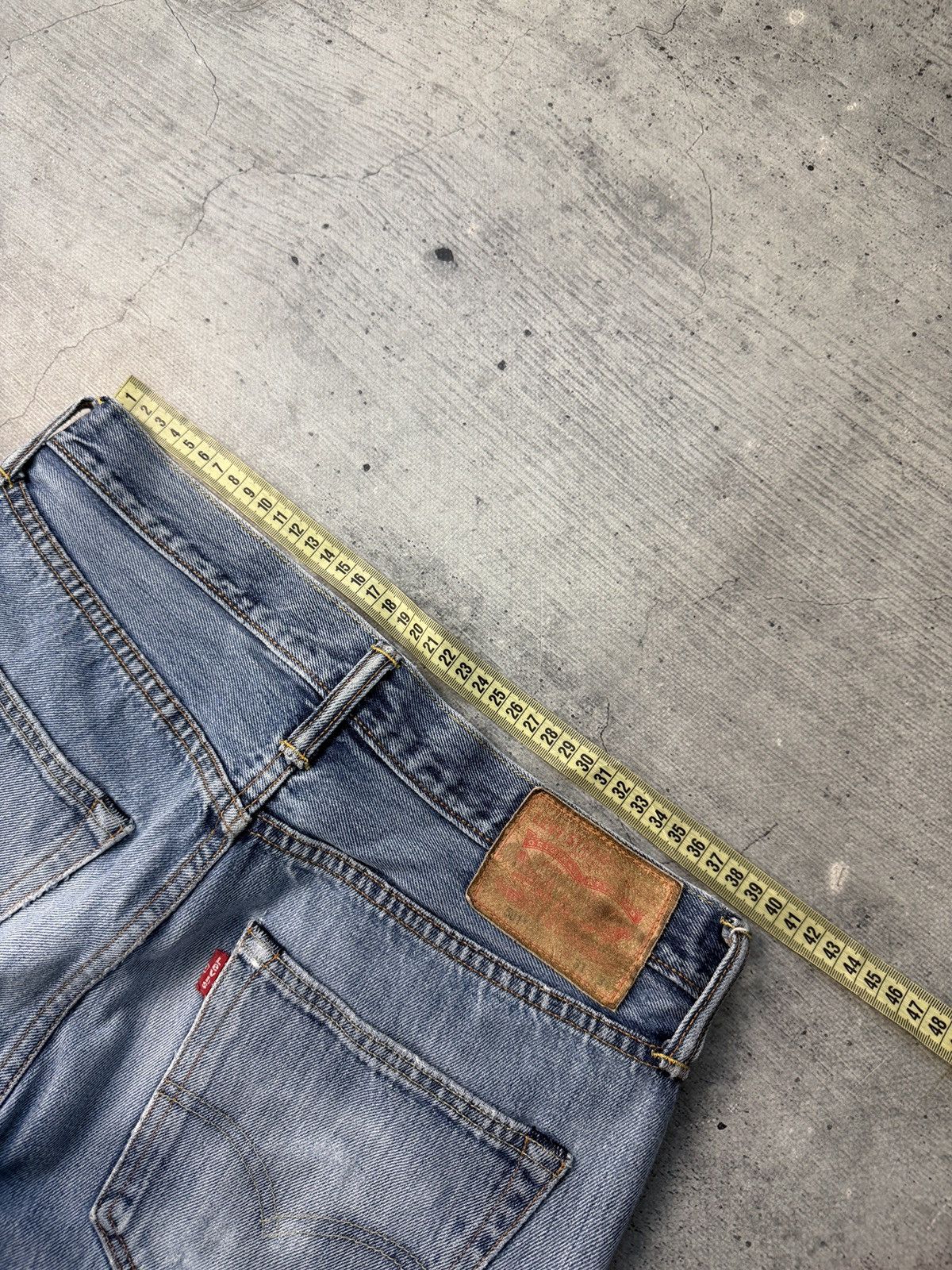 Levi's Levis Jeans Mens 31x34 Blue 501 Relaxed Straight Whisker Y2K Size US 31 - 9 Thumbnail