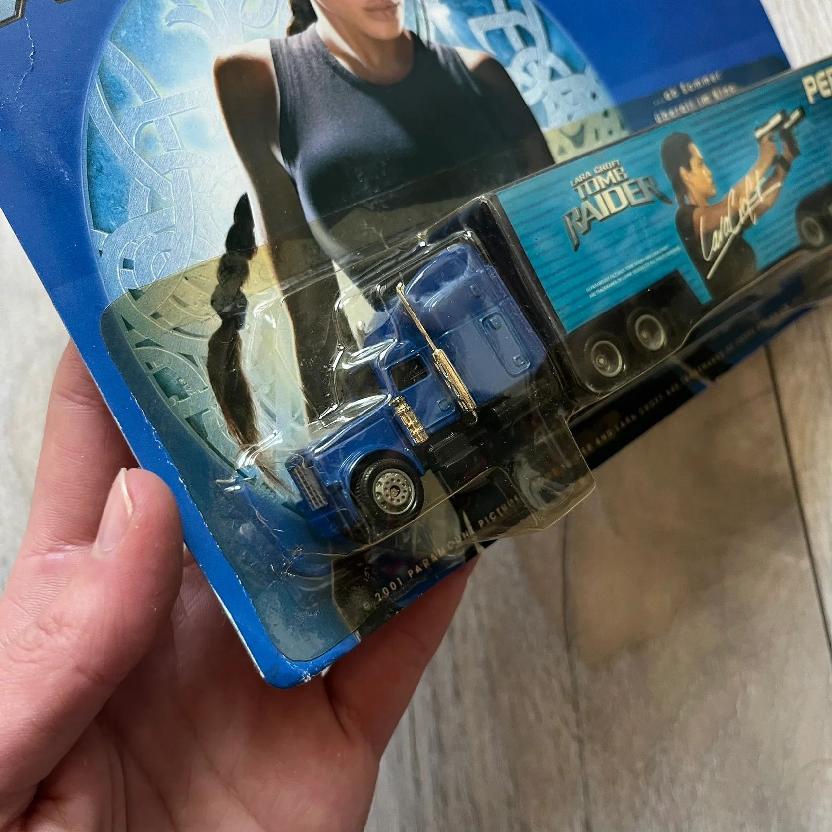 Pepsi Pepsi 2001 Lara Croft Tomb Raider 1:87 Delivery Truck Model Size ONE SIZE - 7 Thumbnail