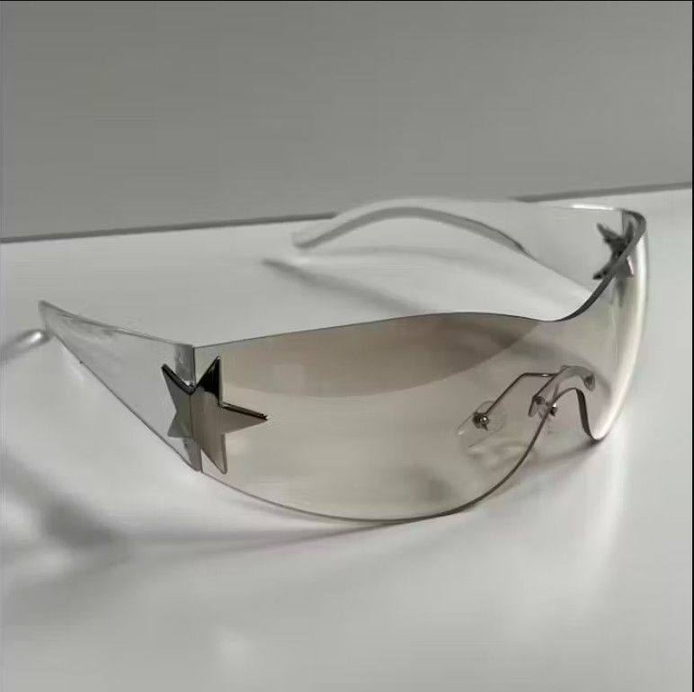 Designer Y2K 2000s vintage clear gradient frameless star sunglasses Size ONE SIZE - 2 Thumbnail