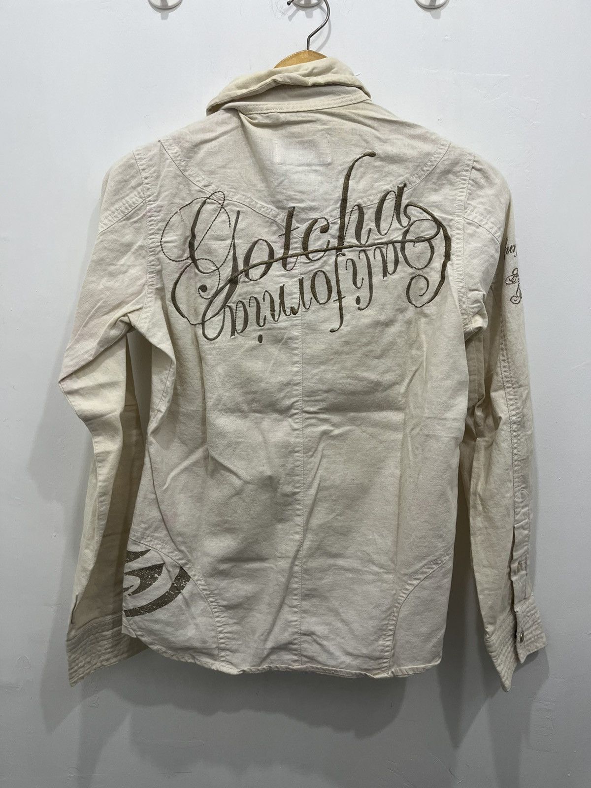 Japanese Brand Gotcha California Japanese Poem Vtg Size US S / EU 44-46 / 1 - 9 Thumbnail