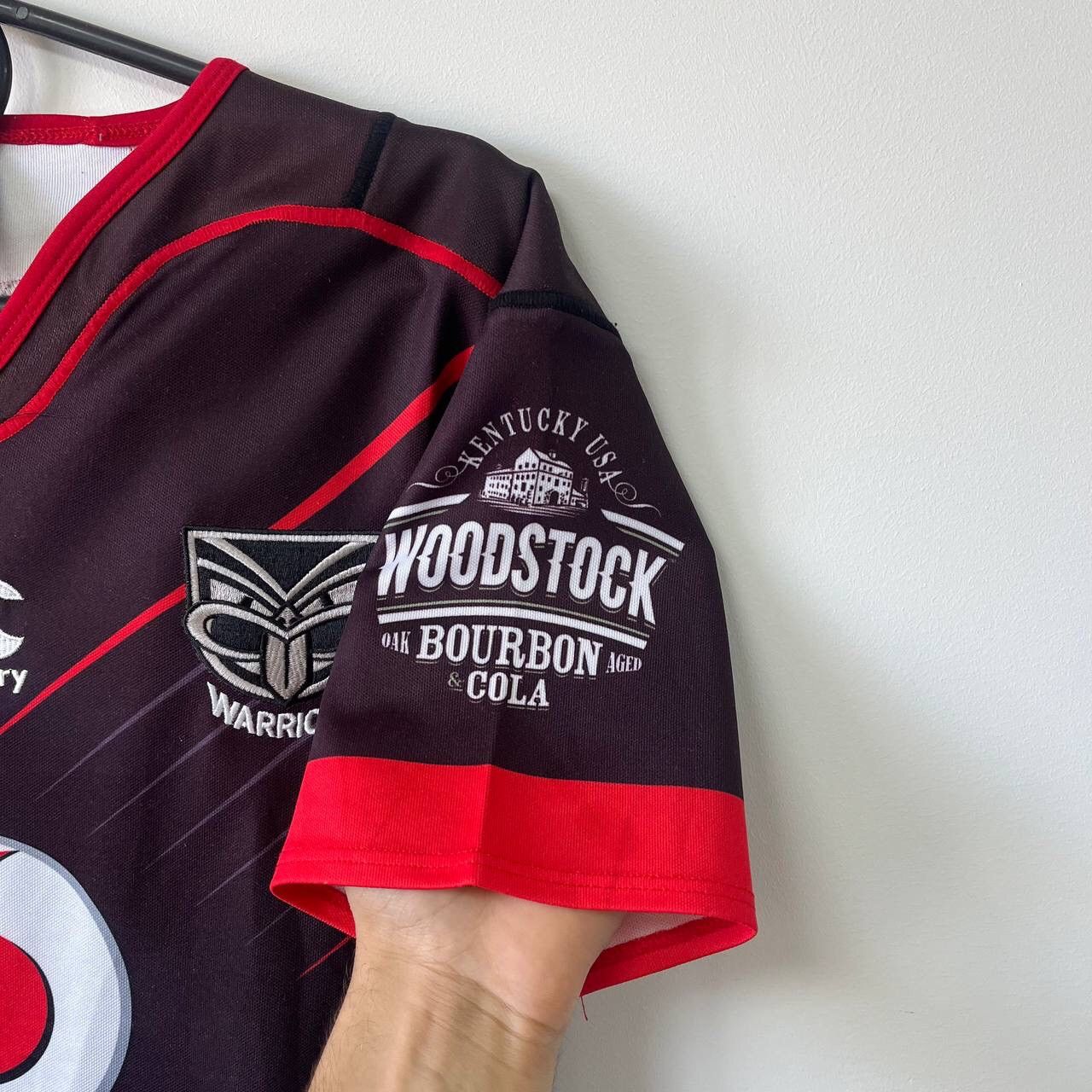 Vintage Canterbury Warriors 2017/2018 Rugby Vodafone NRL Jersey Size US M / EU 48-50 / 2 - 4 Thumbnail