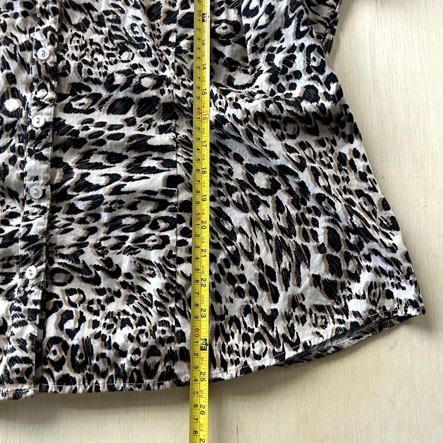 Vintage VINTAGE Y2K 212 Collection Button Up Shirt Womens 2X Brown Leopard Animal Print Shirt Size XXL / US 16-18 / IT 52-54 - 6 Thumbnail