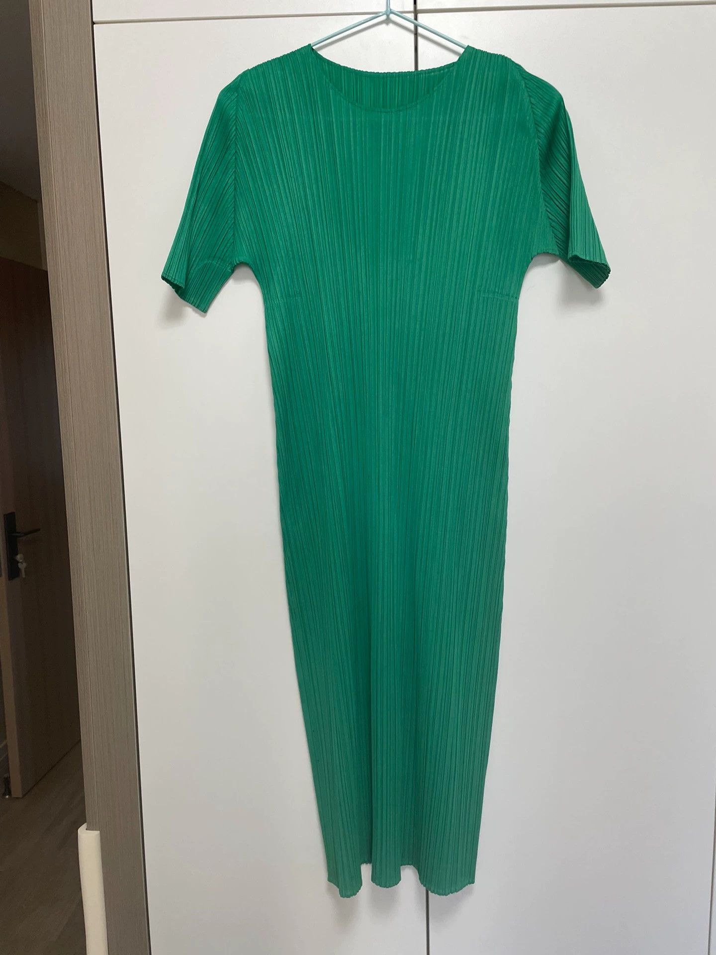 Issey Miyake issey miyake Classic green dress Size US 30 / EU 46 - 1 Thumbnail
