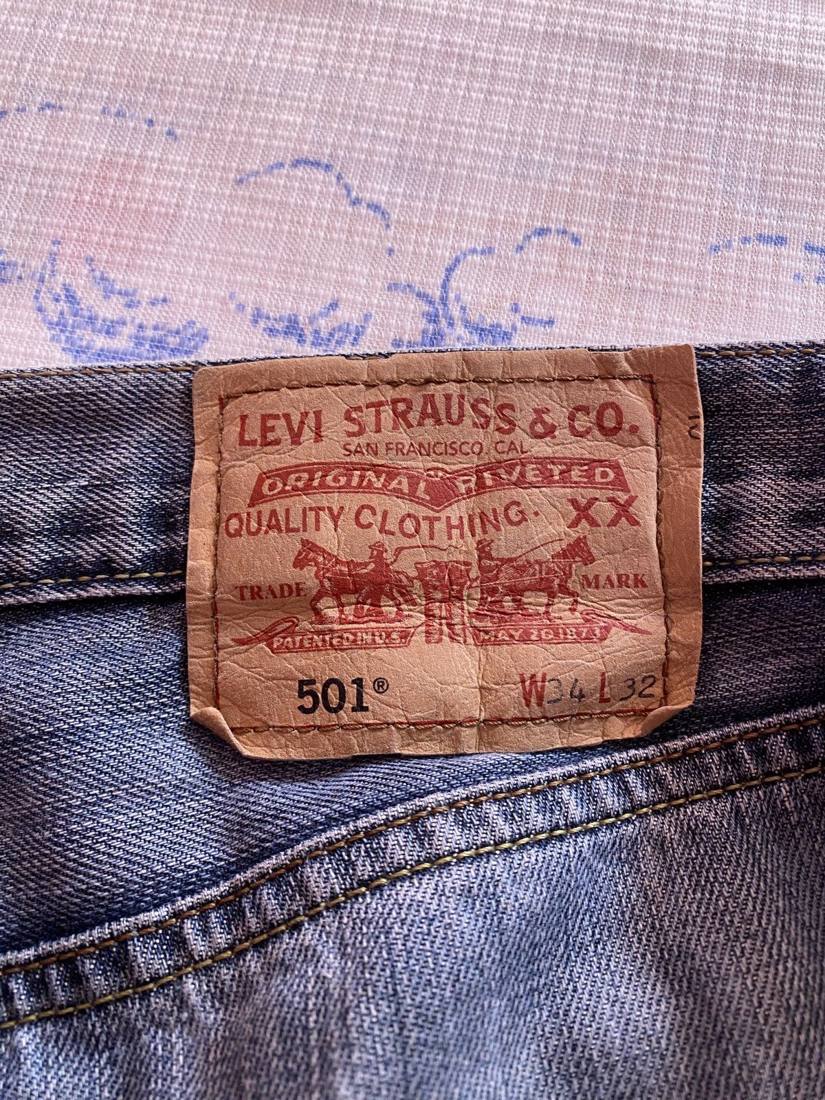Levi's × Vintage Vintage Levi's 501 Size 34x32 273 Button Jeans 00s Size US 34 / EU 50 - 4 Thumbnail