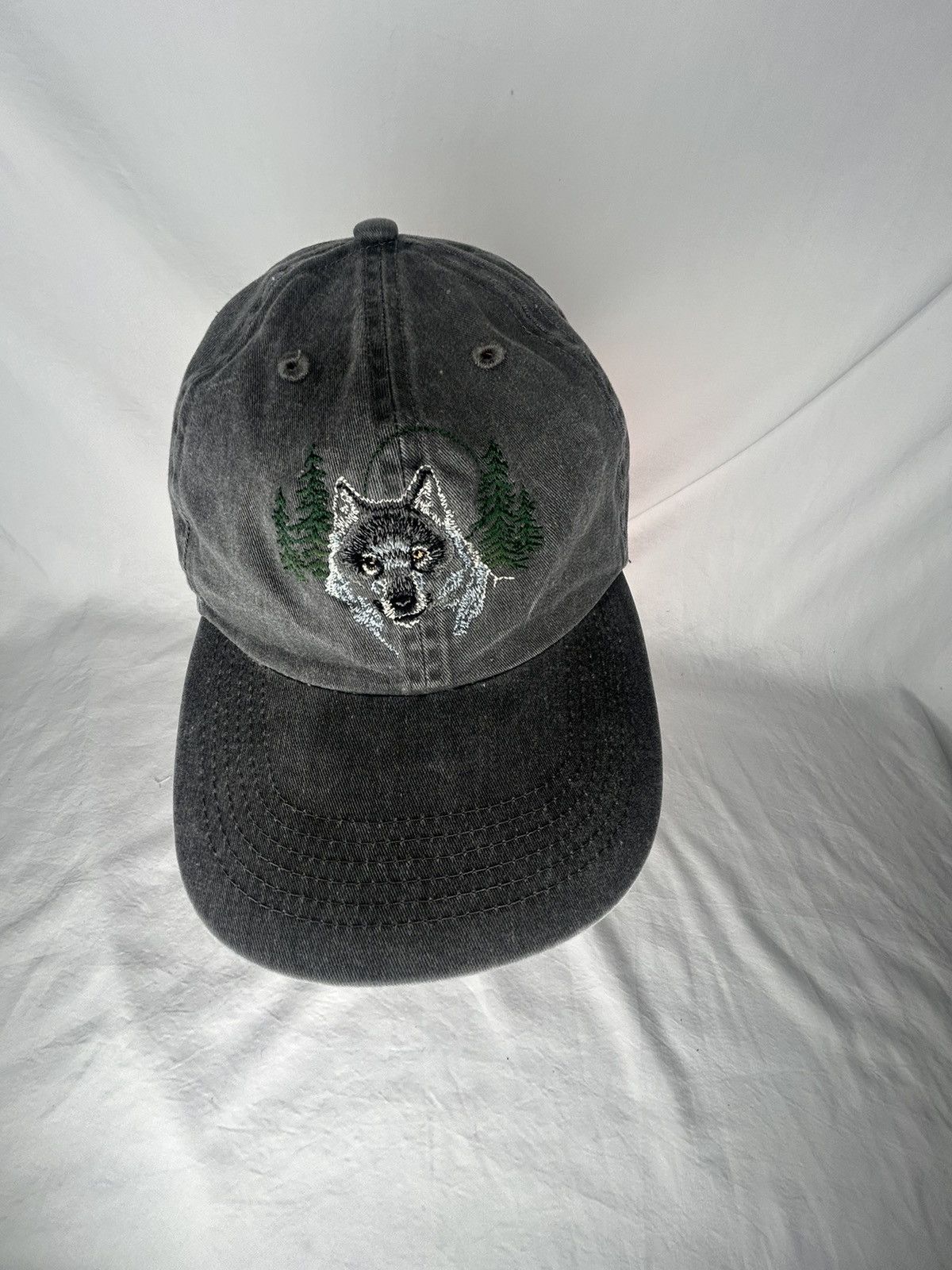 Vintage Vintage 90’s Nature Wolves Grey Embroidered Strapback Hat Size ONE SIZE - 3 Thumbnail