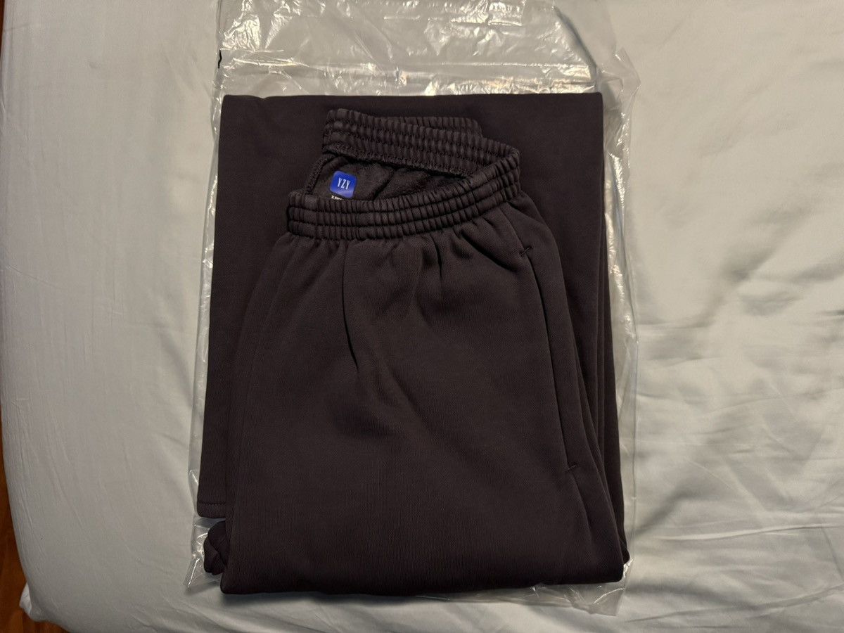 Balenciaga × Gap × Kanye West Yeezy Gap Sweatpants Dark Grey Size XS Size US 28 / EU 44 - 1 Thumbnail