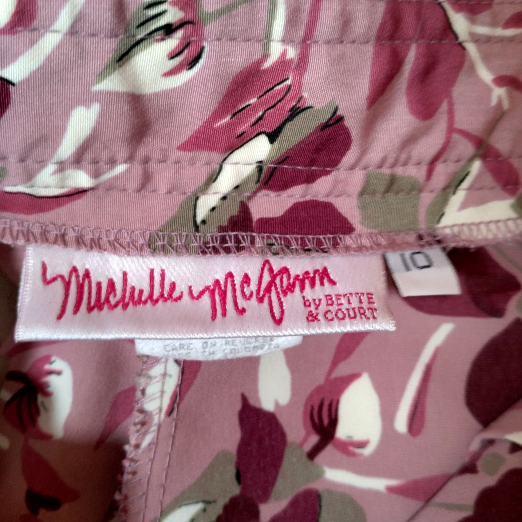 Vintage Vintage 1990s Michelle McJann Shorts 10 Mauve Purple Floral High Waist Pleated Womens Size 32" / US 10 / IT 46 - 5 Thumbnail