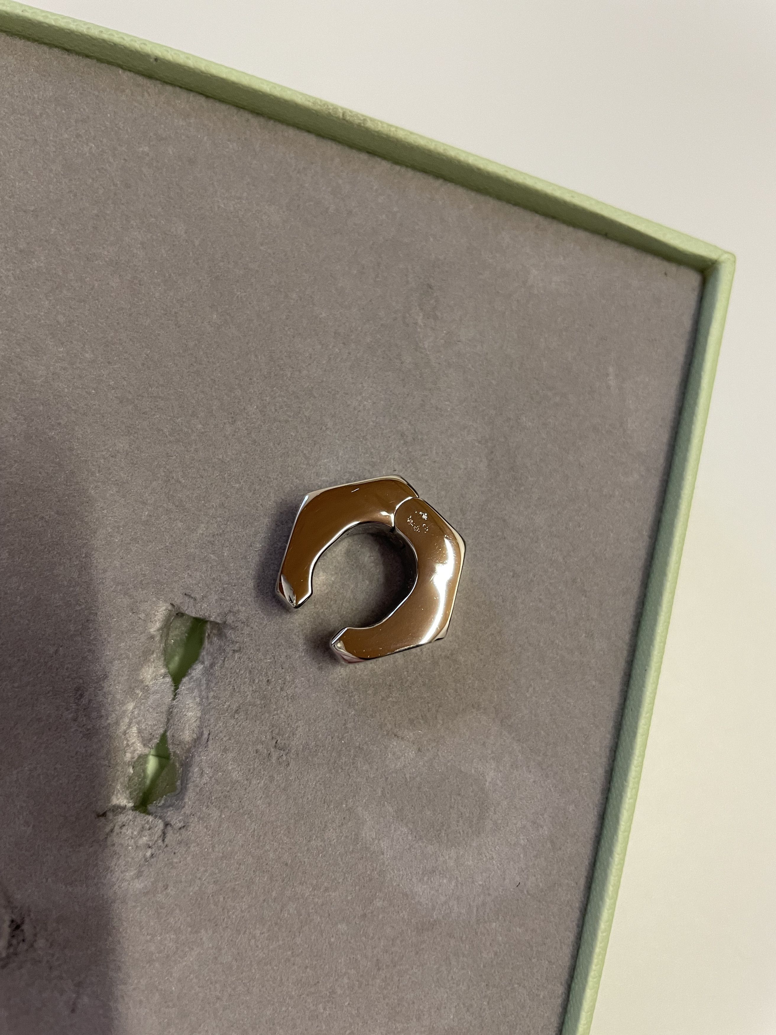 Off-White × Virgil Abloh Off-White Mono Hexnut Bolt Cuff (1090) Size ONE SIZE - 3 Thumbnail