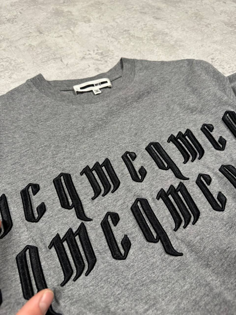 Alexander McQueen MCQ Mens Gray T-Shirt Big Embroidered Logo Size L Size US L / EU 52-54 / 3 - 5 Thumbnail